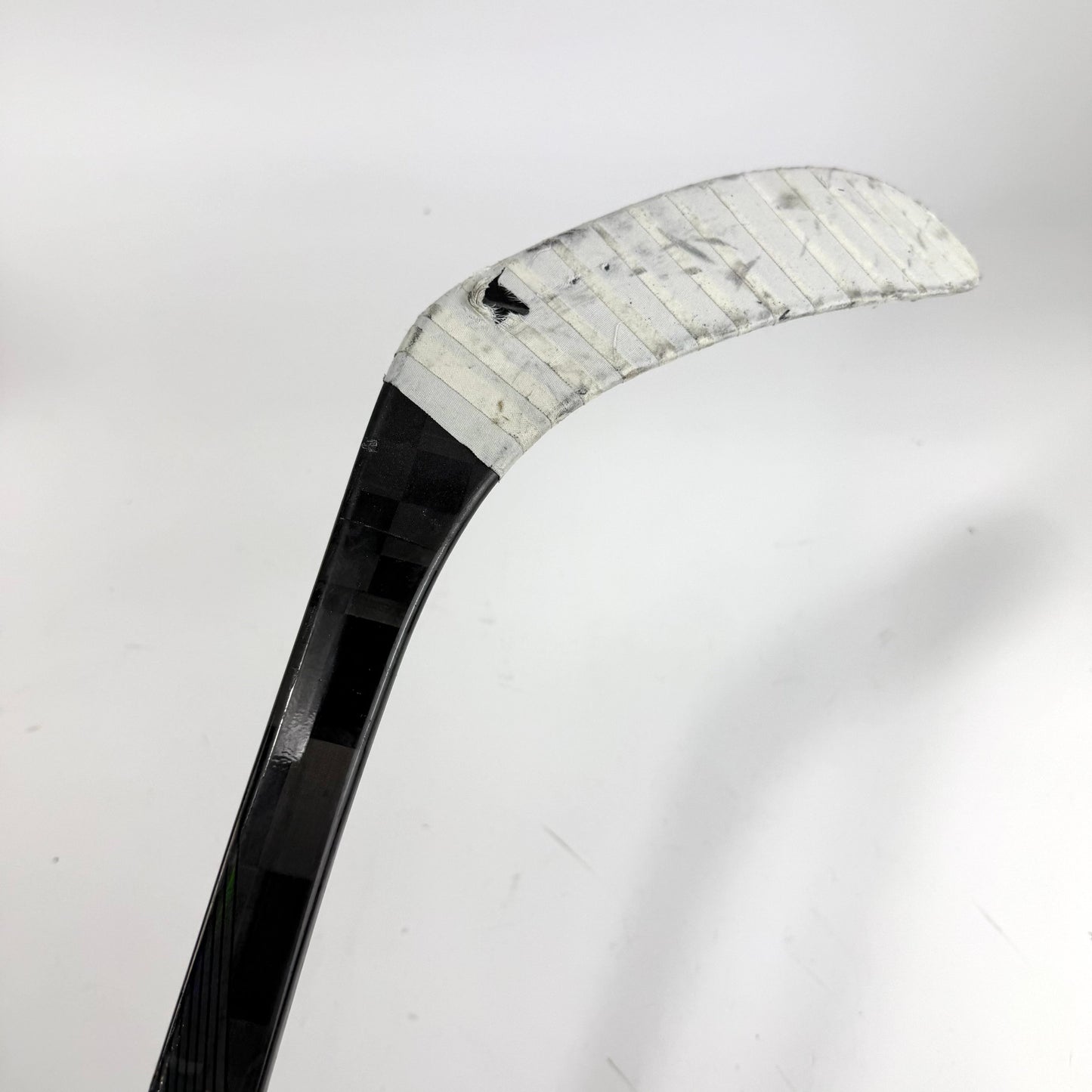 Repaired Left Blue Bauer Nexus Tracer | 82 Flex P28 Curve Grip | R13