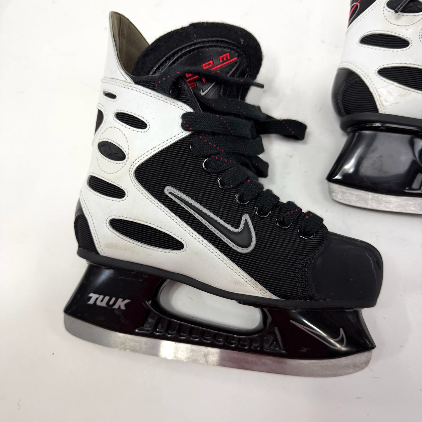Used Nike Zoom Air Hockey Skates | Youth Size 4.5