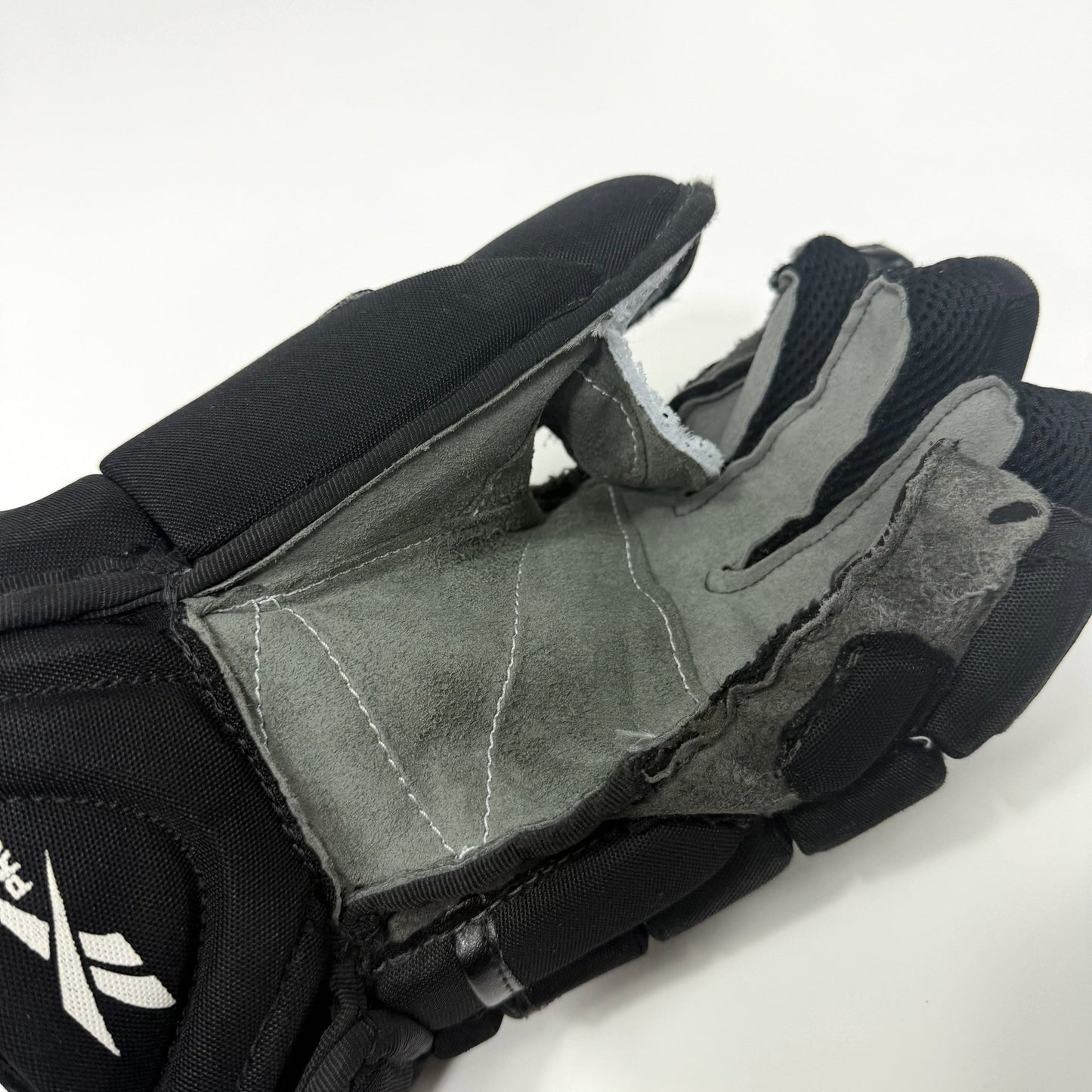 Used Black Reebok 11k Gloves | 15" | AB803