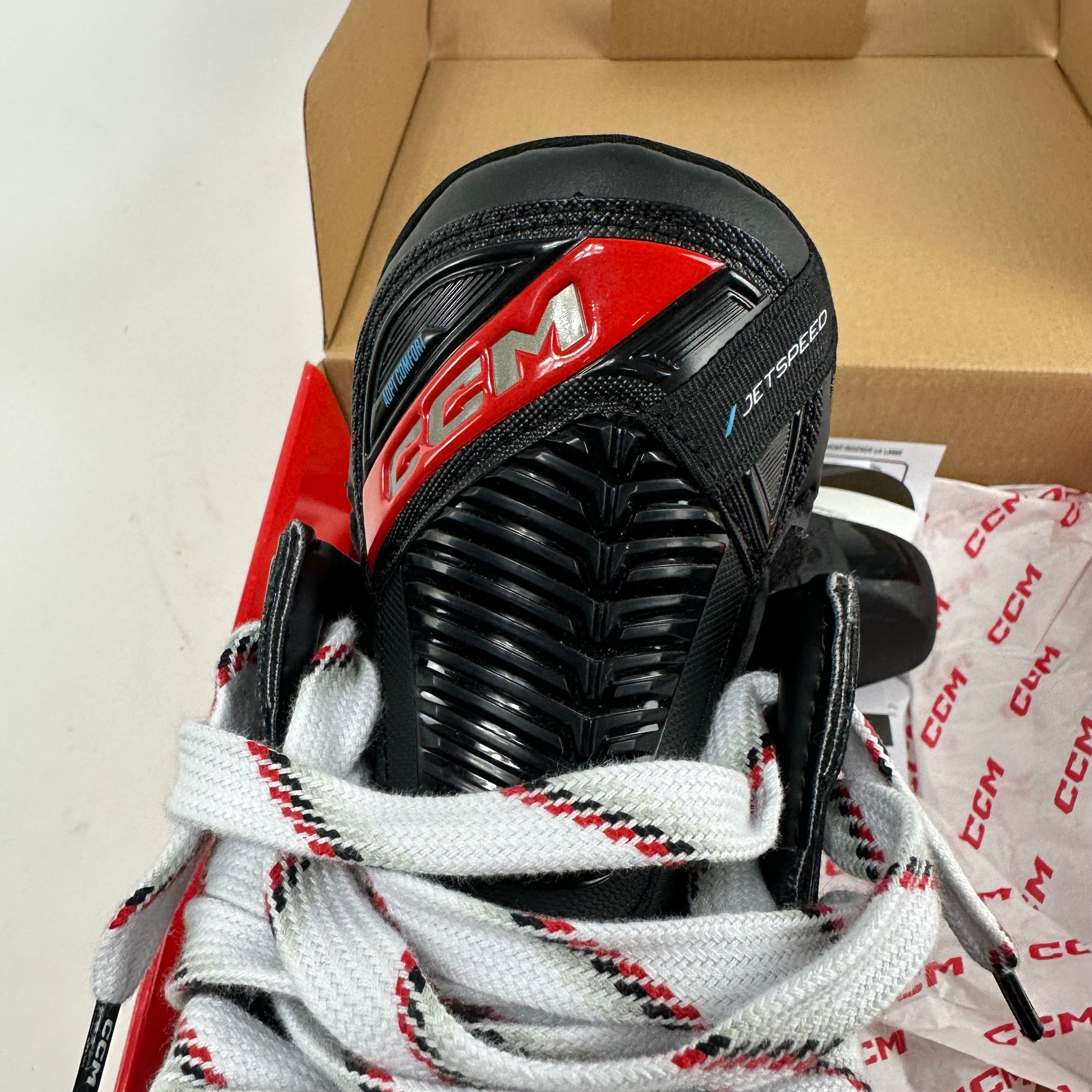 Brand New CCM FT6 Pro Hockey Skates - Size 4.5 Regular - #K16