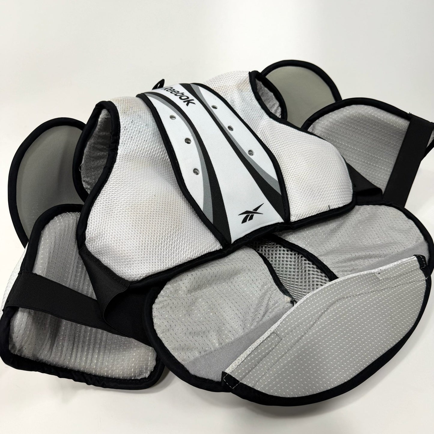 Like New Reebok 7k Pro Shoulder Pads | Senior M/L | AB874