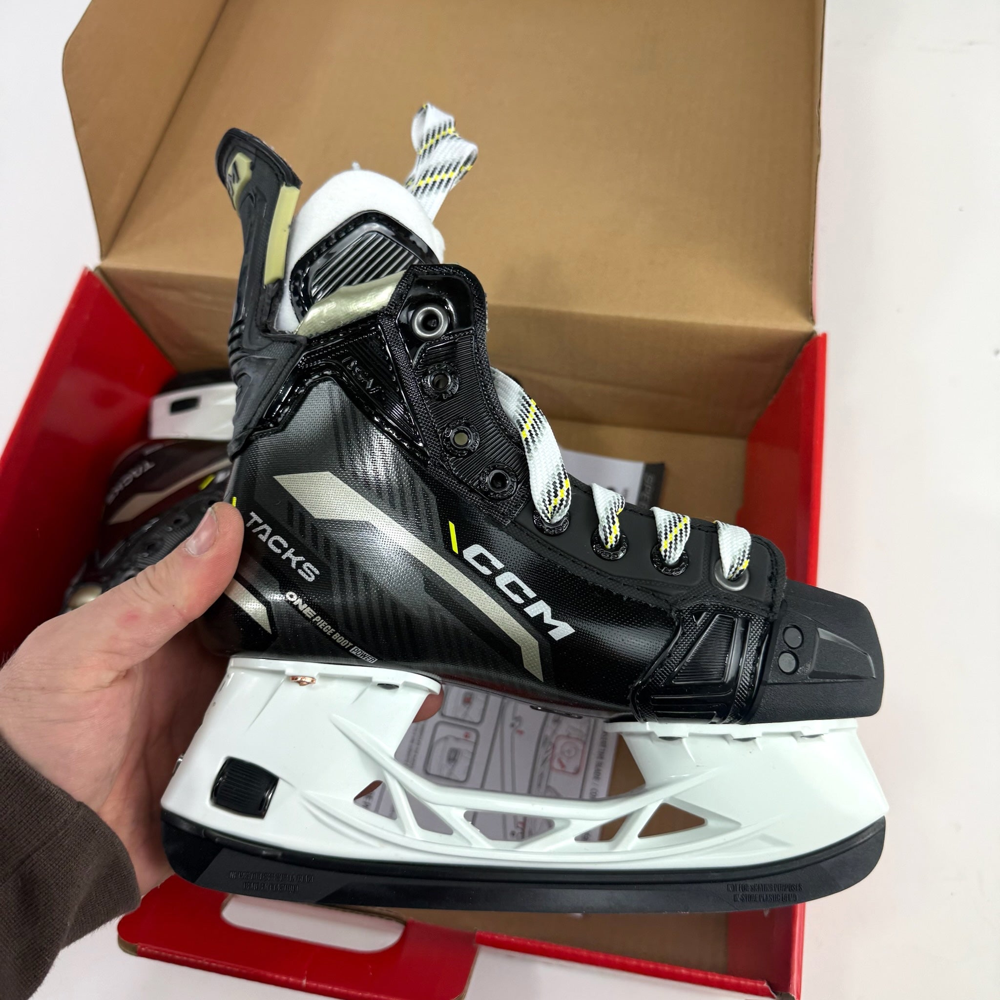 Brand New CCM Super Tacks AS-V Skates | Junior Size 1.5 Regular - #J728 - Top Flight Hockey