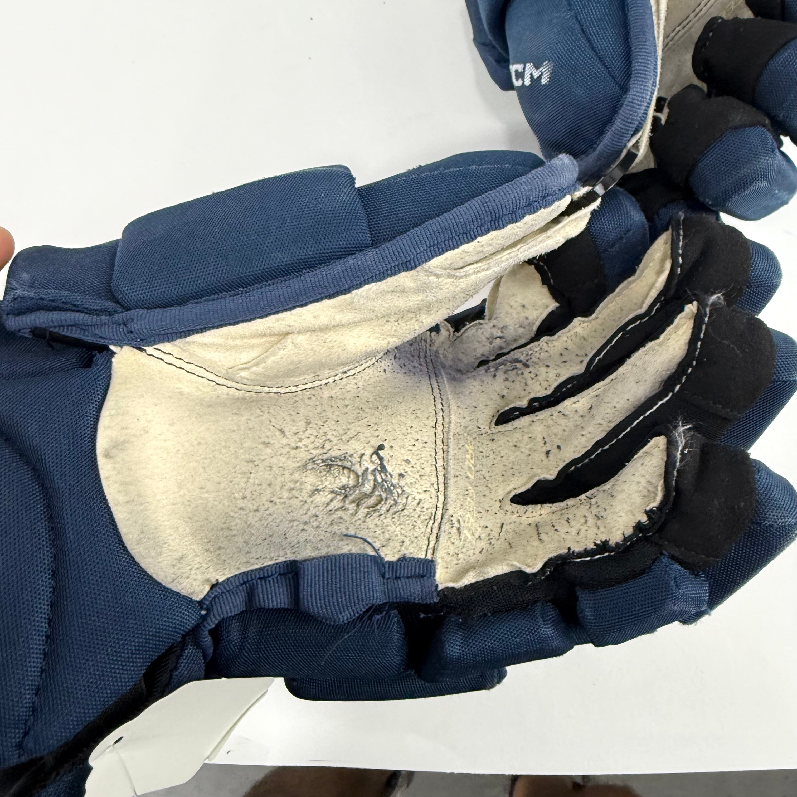 Used Navy CCM Jetspeed Pro Gloves | 14" | D366