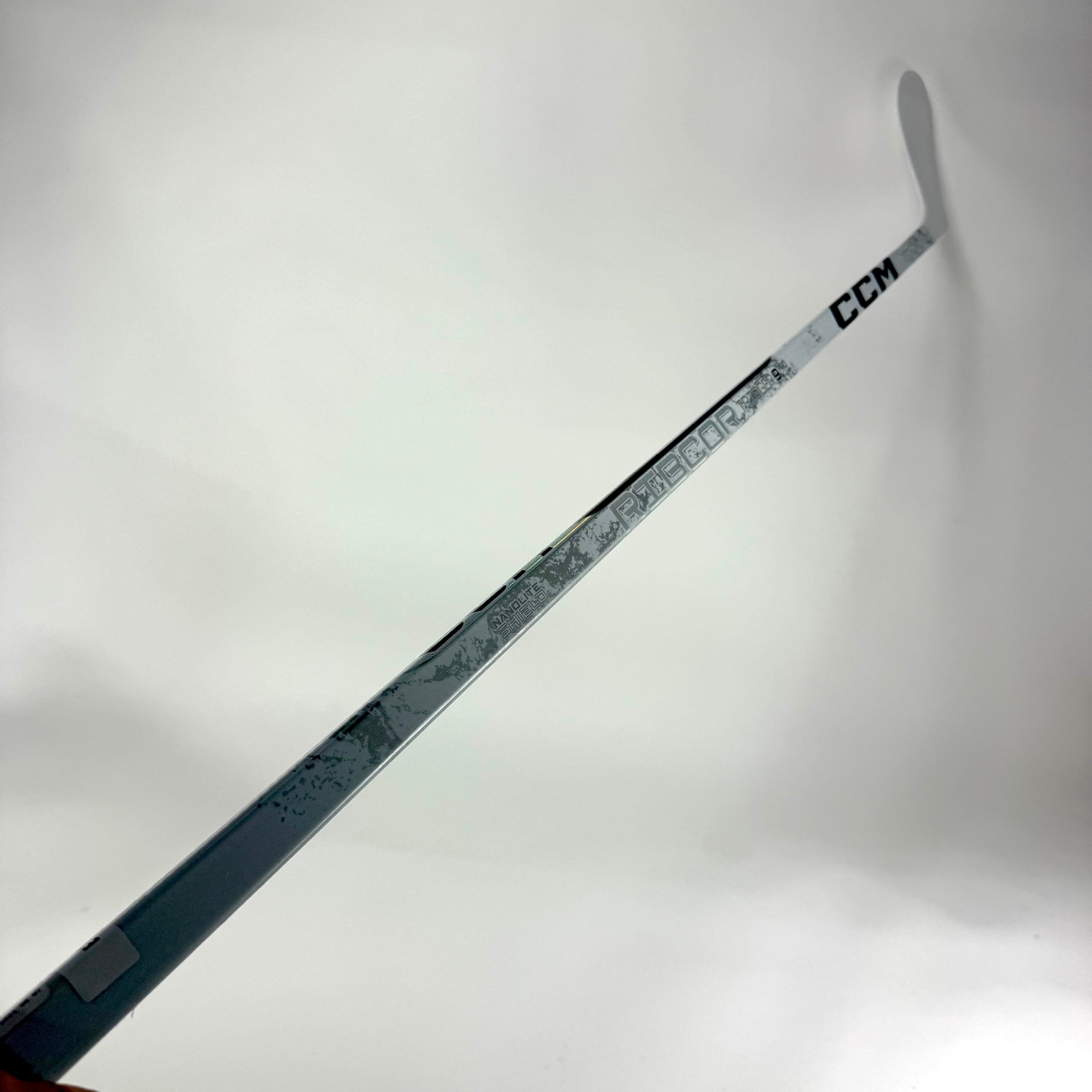 New Left White CCM Ribcor Trigger 9 Pro | 85 Flex P28 Curve Grip | E786 - Top Flight Hockey