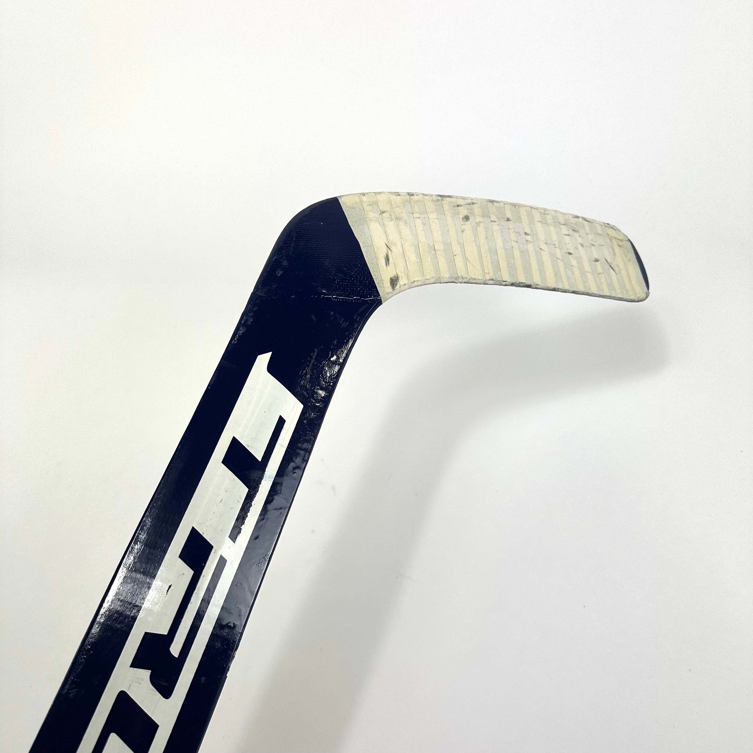 Damaged True Catalyst 9X Wood Goalie Stick | Regular | Elliot | 25" paddle | TBL347