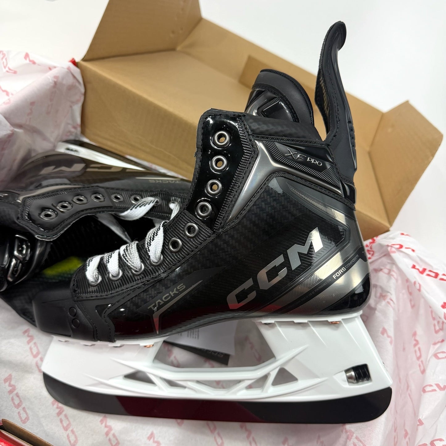 Brand New Retail CCM Tacks XF Pro Skates - Size 8 - Regular