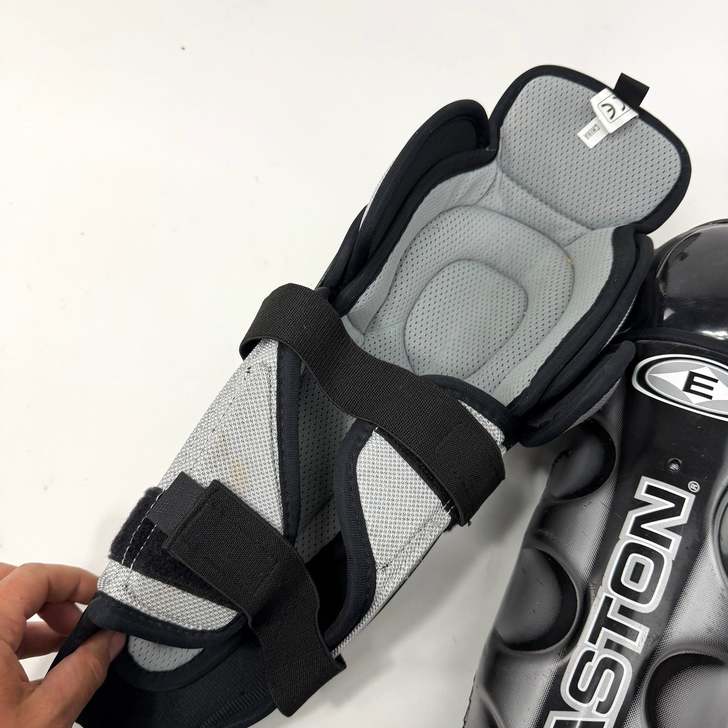 Used Easton Ultra Lite Shin Guards | 14" | AB962