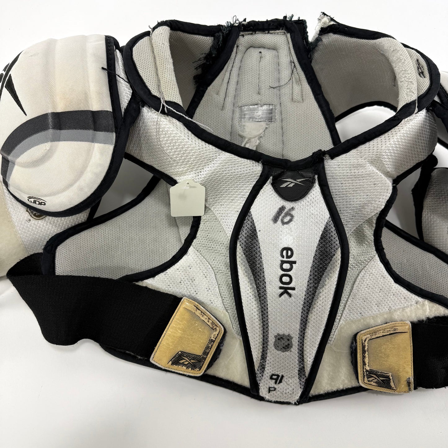 Used Reebok 9K Pro Shoulder Pads | Small/Medium | U288 (Andrew Ladd? Chicago Blackhawks)