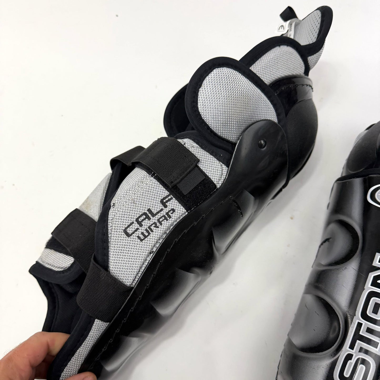 Used Easton Ultra Lite Shin Guards | 14" | AB962