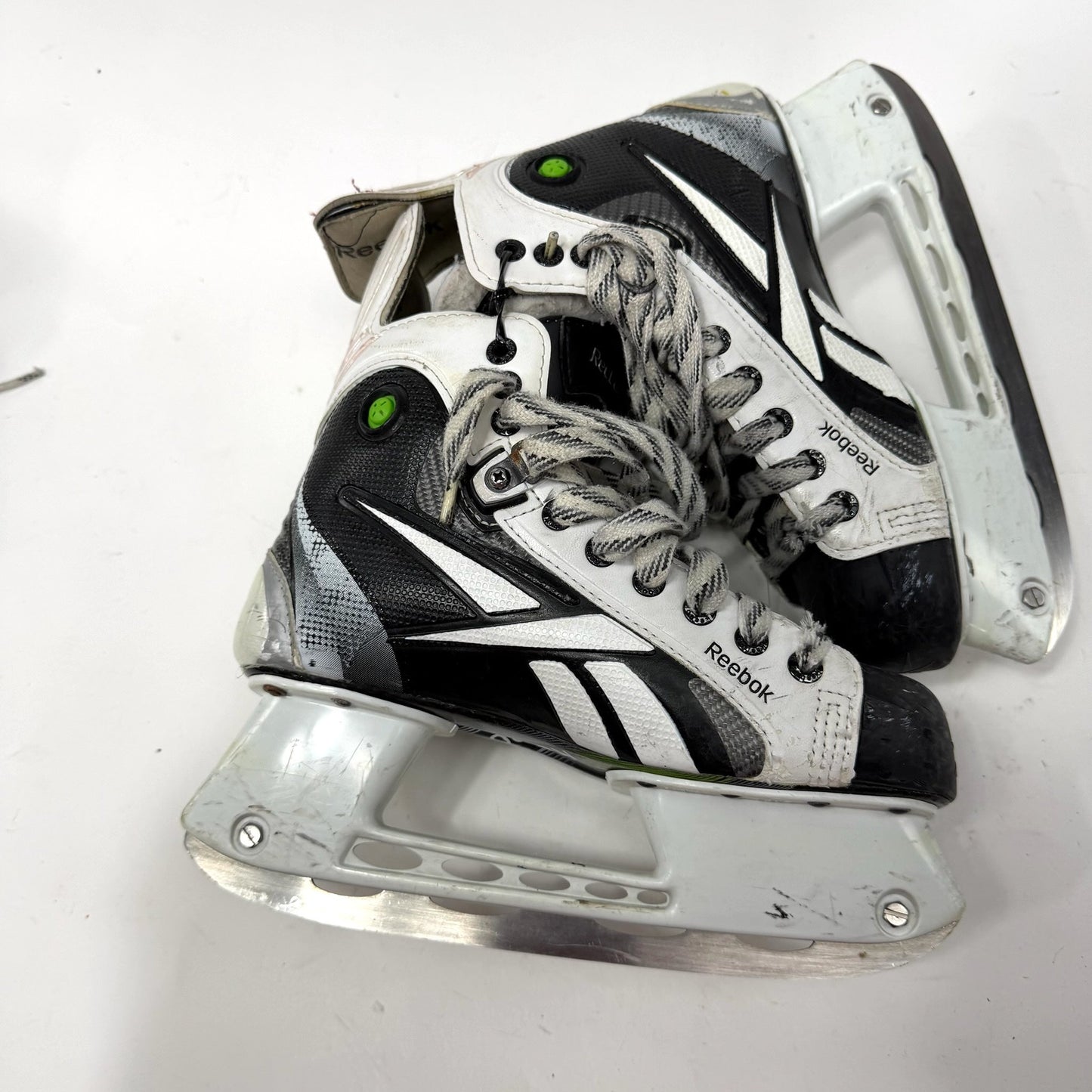 Used White Reebok 11k Pump Skates | Size 4.5 D | AB456