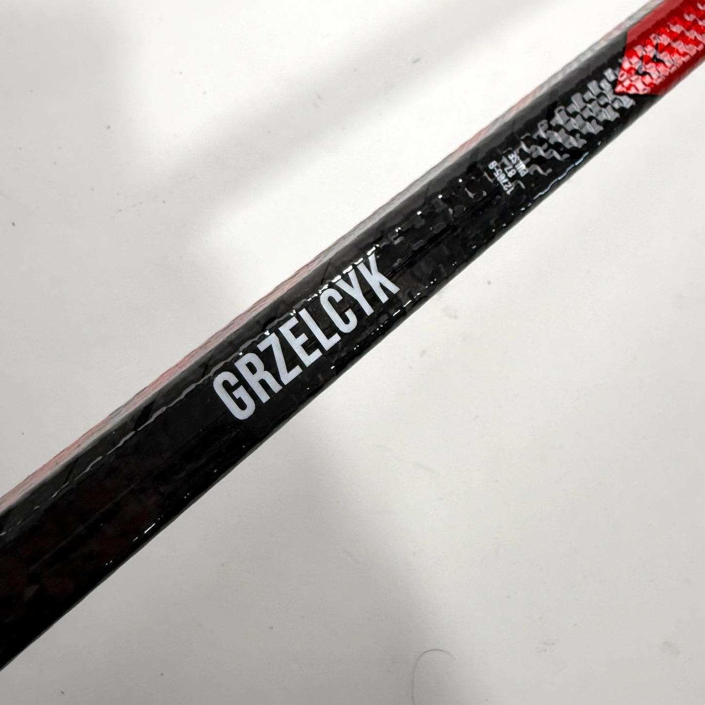 Used Left Red Bauer Pulse | 87 Flex P28 Curve Grip | Matt Gryzelcyk | BH141