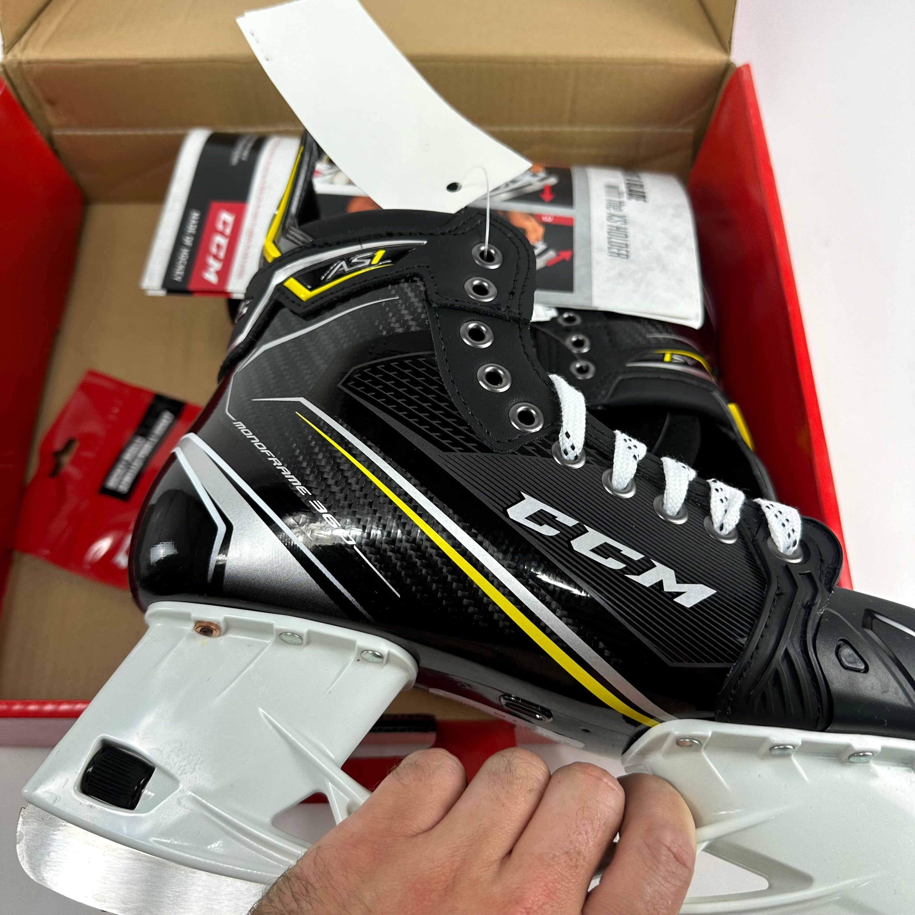 New CCM Super Tacks AS1 Skates | Size 8 D | M259