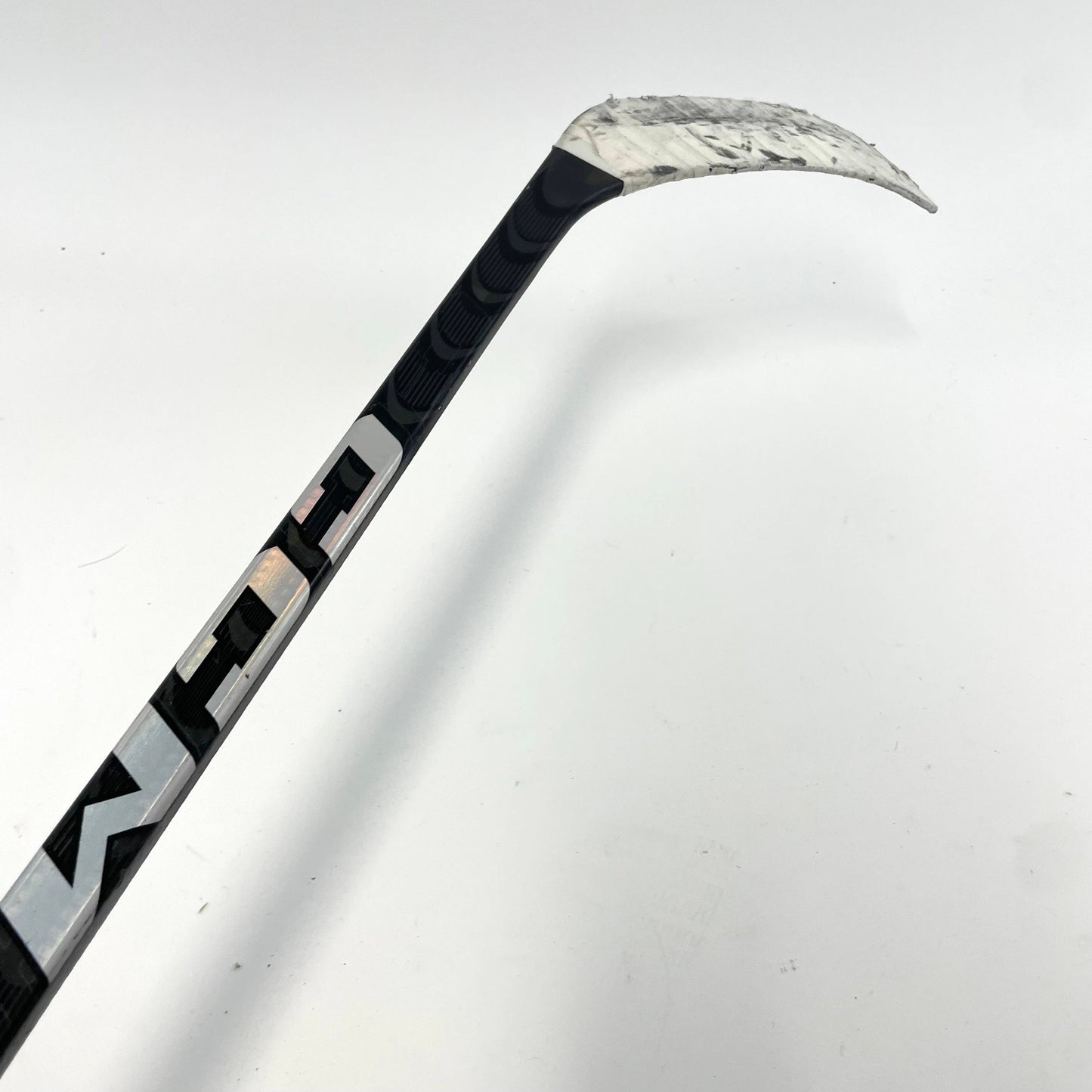 Used Left Handed CCM Jetspeed FT5 Pro | 80 Flex | P28M Custom Curve | Grip | E206 - Top Flight Hockey