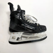 Used Black Bauer Vapor Hyperlite 2 Skates | Size 5 D | BH488 - Top Flight Hockey