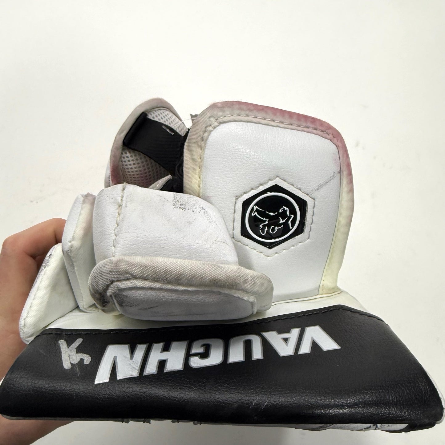 Used Chicago Blackhawks Regular Vaughn SLR4 Blocker Blocker | Arvid Soderblom | BH379 - Top Flight Hockey