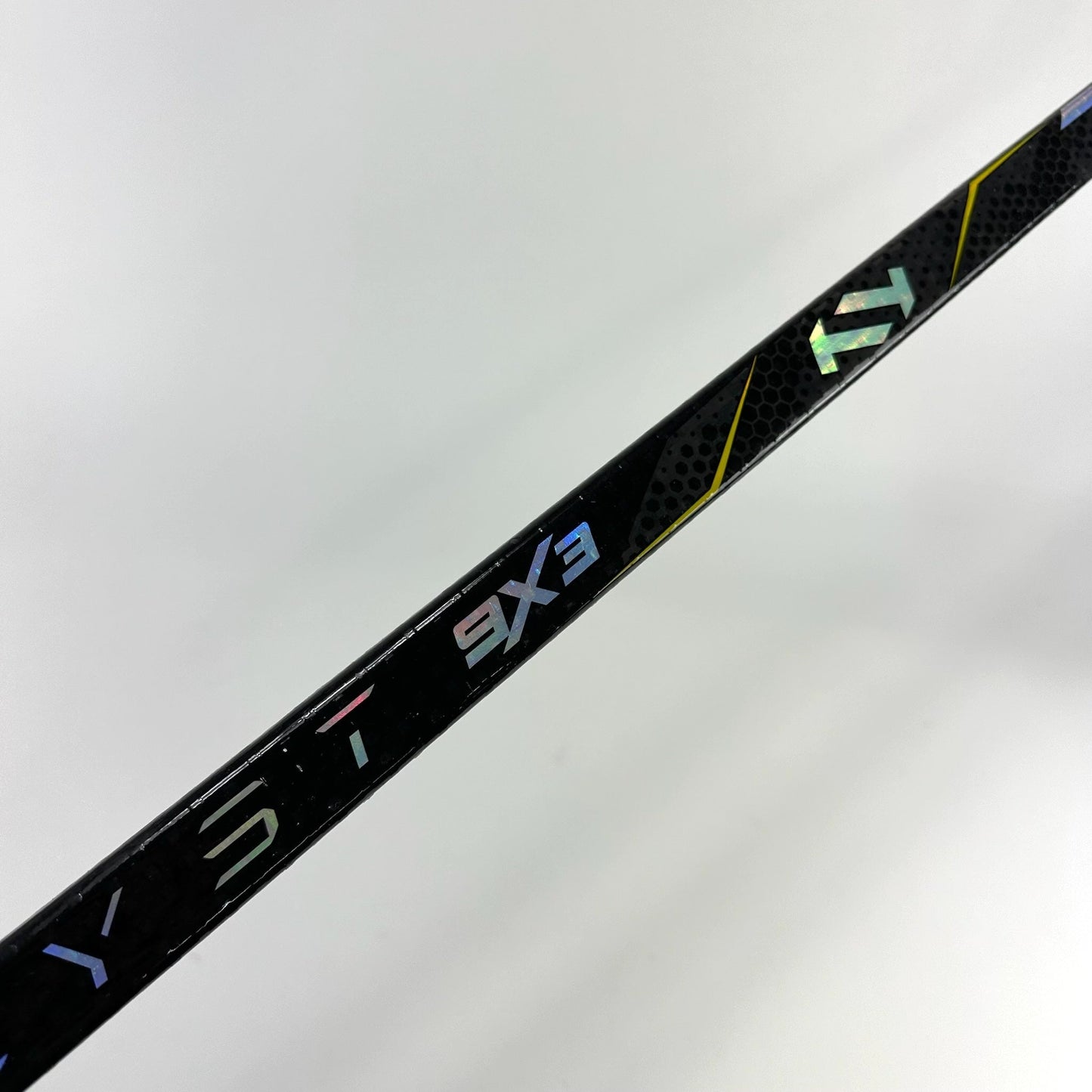 Used Left True Catalyst 9x3 | 95 Flex P19 Curve Grip | Carplad | K173 - Top Flight Hockey