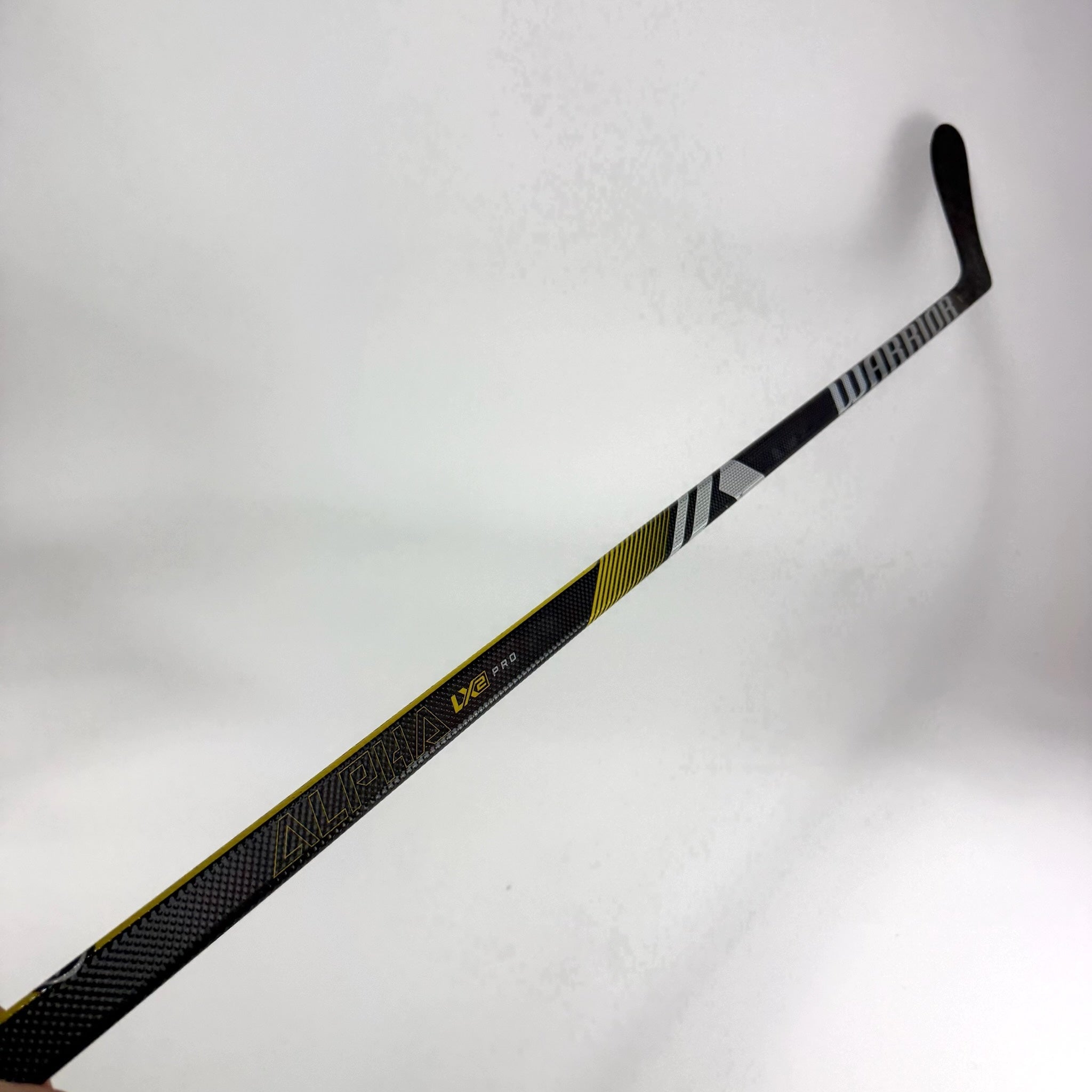 Used Left Yellow Warrior Alpha LX2 Pro | 85 Flex P28 Curve Grip | F361 - Top Flight Hockey
