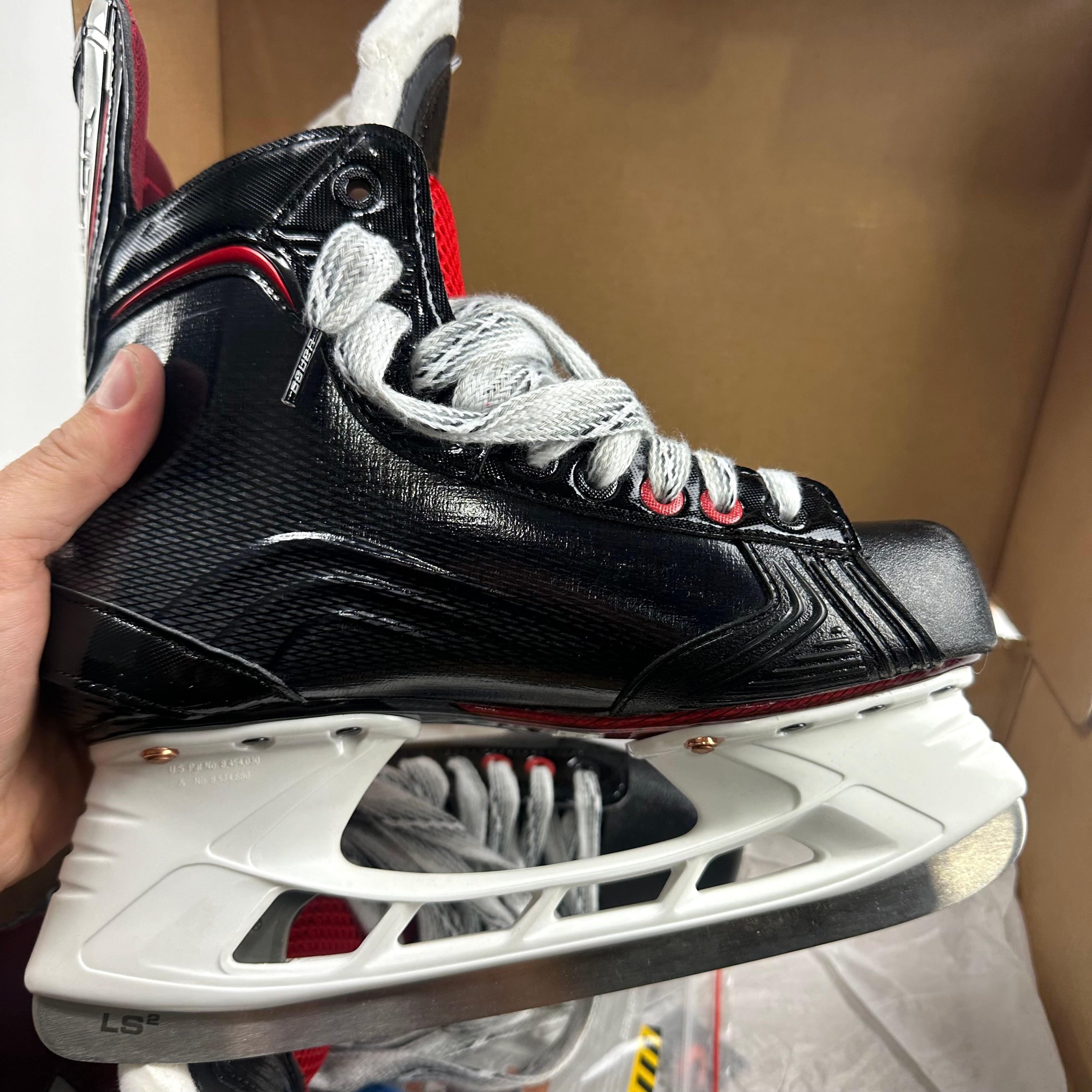 New Bauer Vapor X800 Skates | Size 6 D