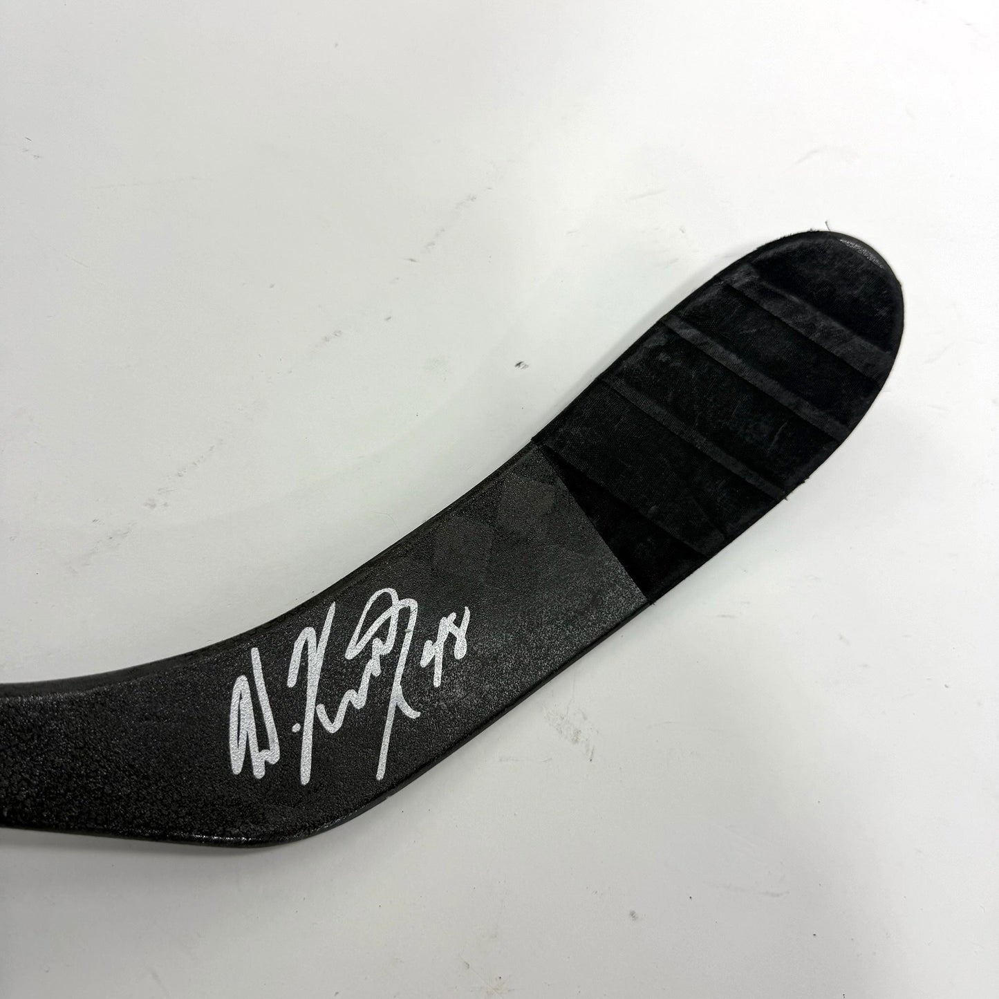Used Left Red True Catalyst 9X | 85 Flex P28 Curve Grip | Kalynuk | BH205
