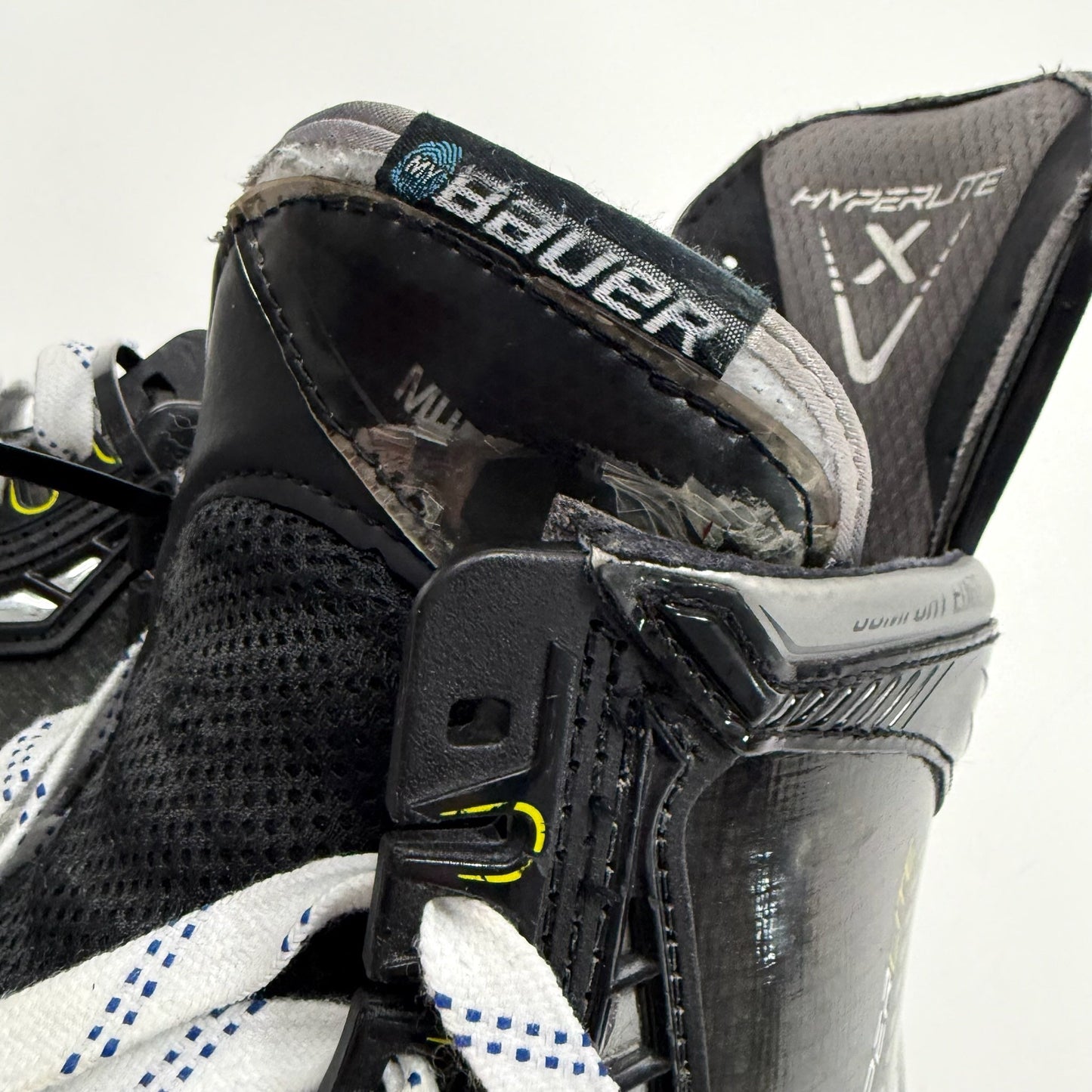 Used Bauer Vapor Hyperlite Skates | Size 11 D | Chicago Blackhawks #5 Connor Murphy | BH301