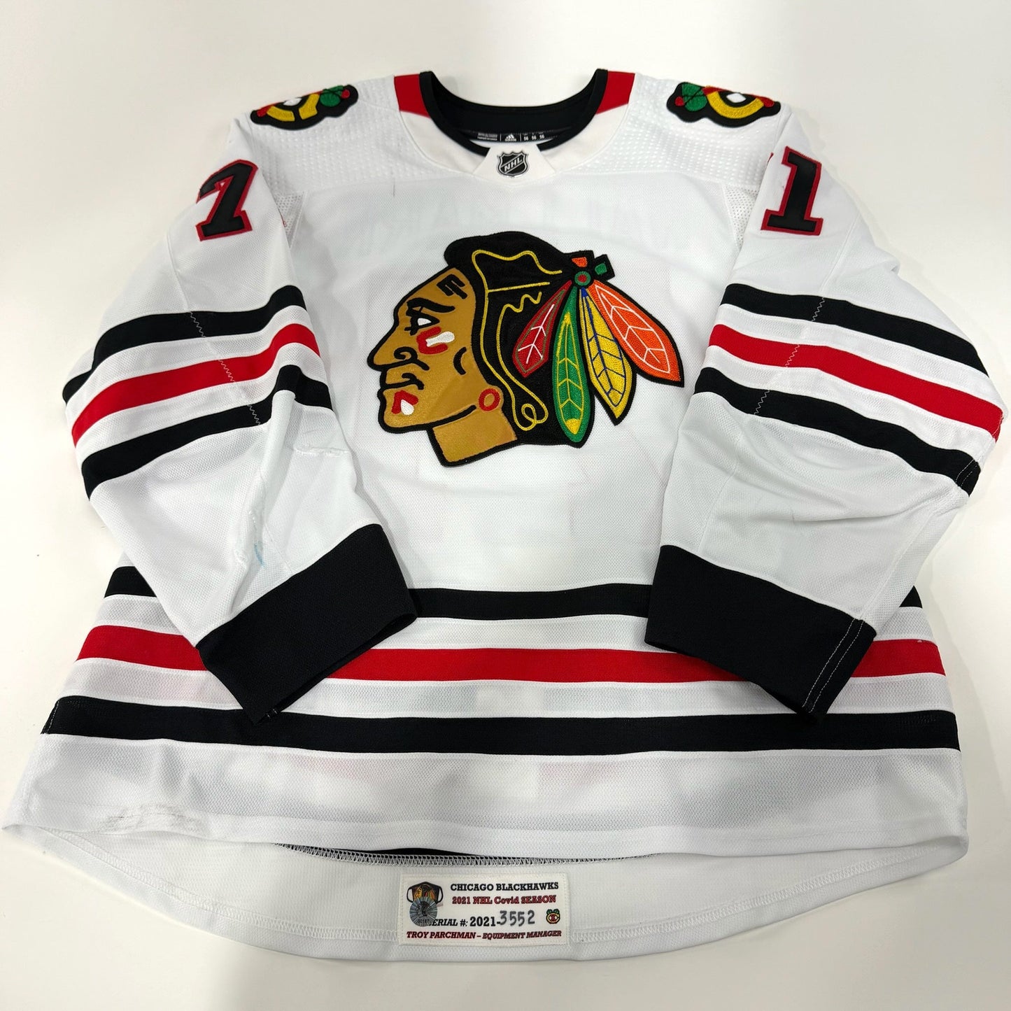 Lucas Wallmark #71 Away Chicago Blackhawks Team Issued Jersey 2020-2021, Set 1 | 3552-187