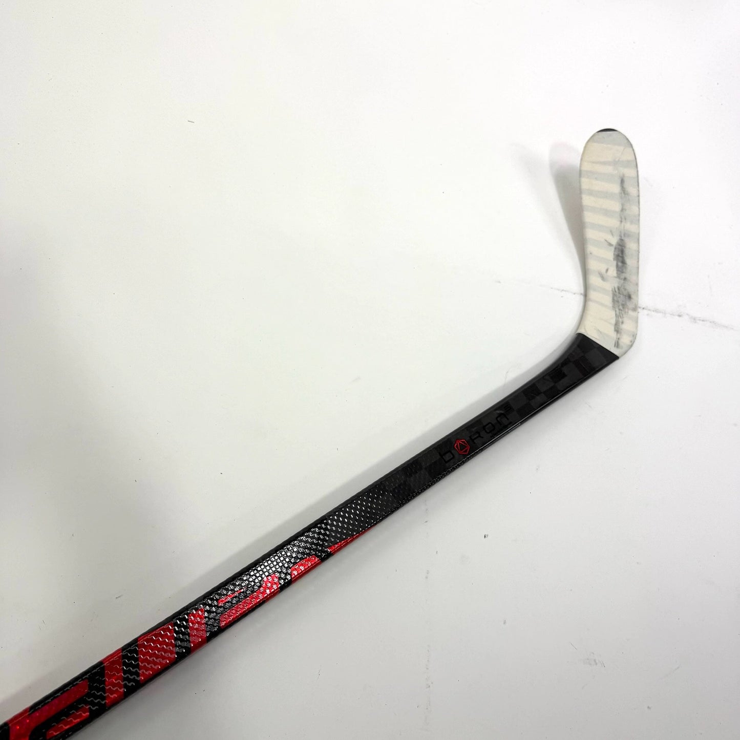 Used Left Red Bauer Pulse | 87 Flex P28 Curve Grip | Matt Gryzelcyk | BH137