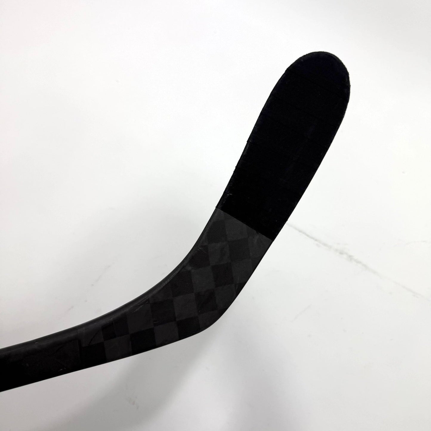 Used Left Red Bauer Vapor Hyperlite 2 | 87 Flex P28 Curve Grip | Ilya Mikheyev | BH192 - Top Flight Hockey