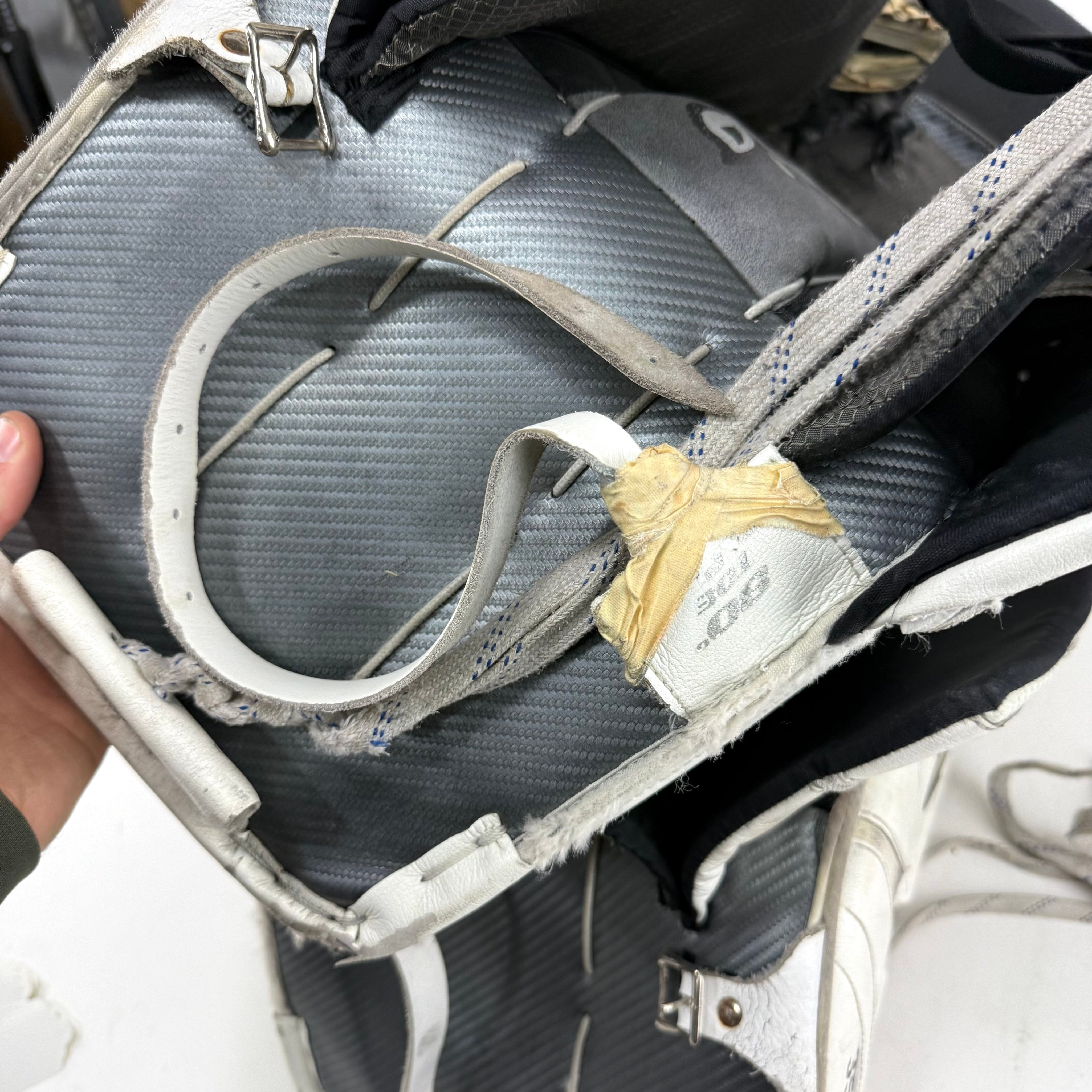 Used White Brian's Gnetik Goalie Pads | 35 +1" - Top Flight Hockey