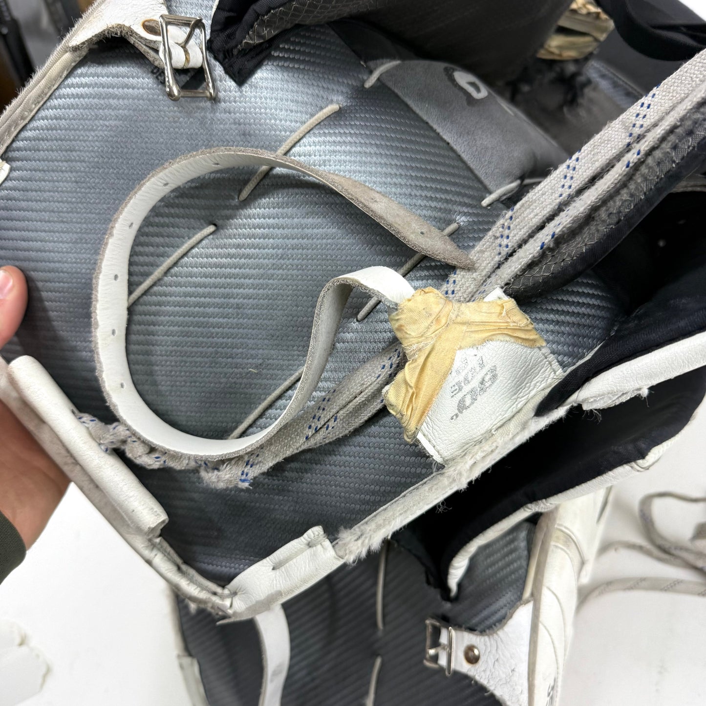 Used White Brian's Gnetik Goalie Pads | 35 +1"