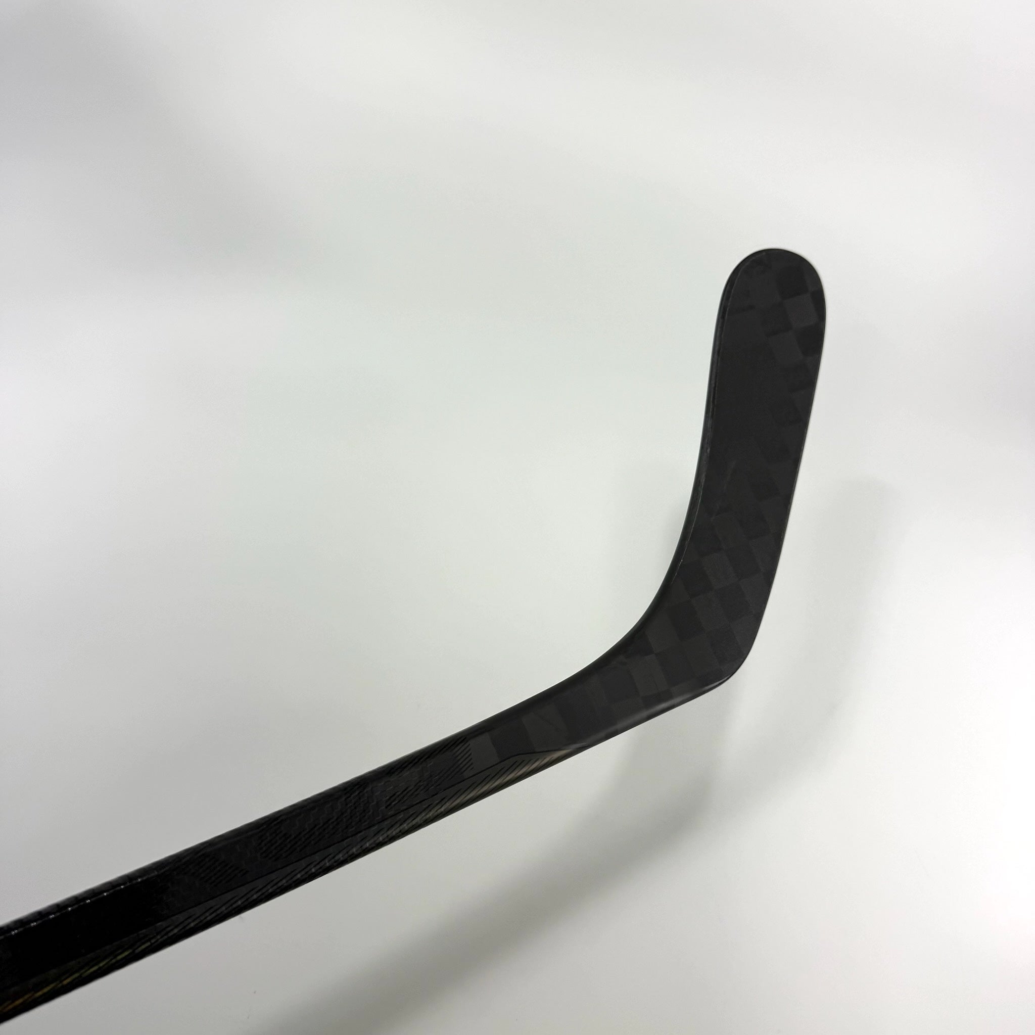 New Left Red Bauer Nexus Tracer | 102 Flex Custom Curve | R533