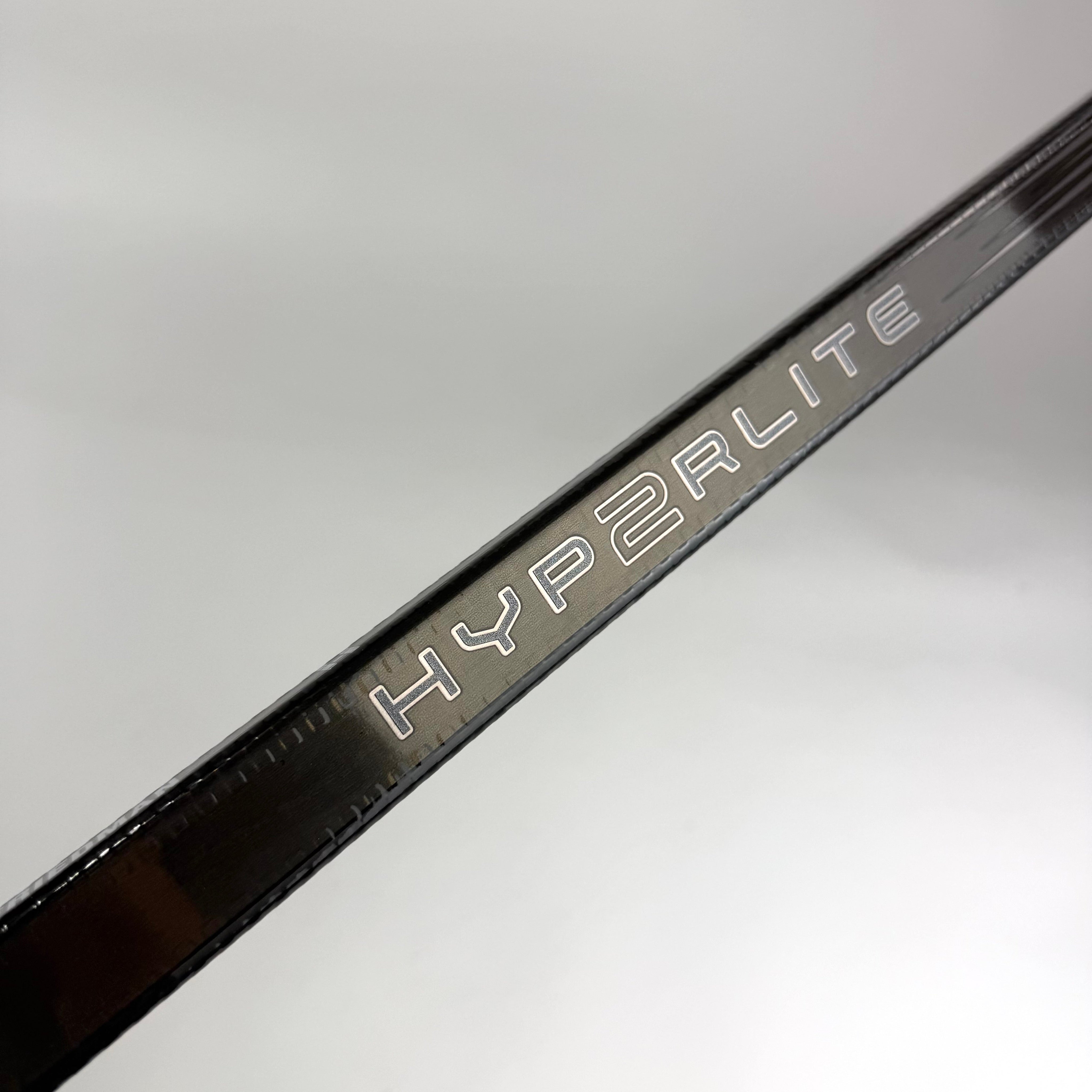 New Right Black Bauer Vapor Hyperlite2 | 87 Flex Malkin Pro Curve Grip | E785 - Top Flight Hockey