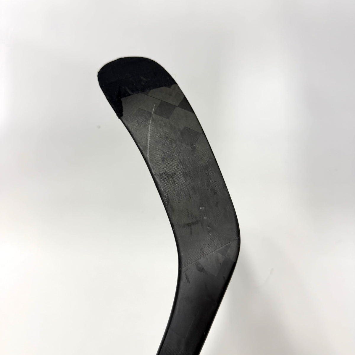 Used Right CCM Tacks XF Ghost | 75 Flex P28 Curve Grip | AB184 - Top Flight Hockey