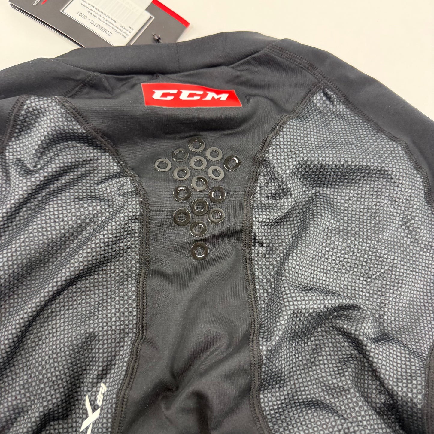New Black CCM Mens Baselayer Long Sleeve Top with Gel | Senior M | #191520510237