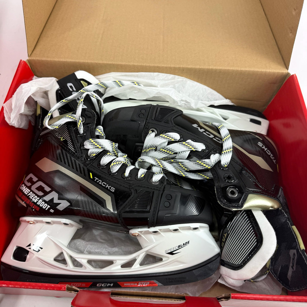 New CCM Tacks ASV Skates | Intermediate 5 Wide | CCM462 - Top Flight Hockey