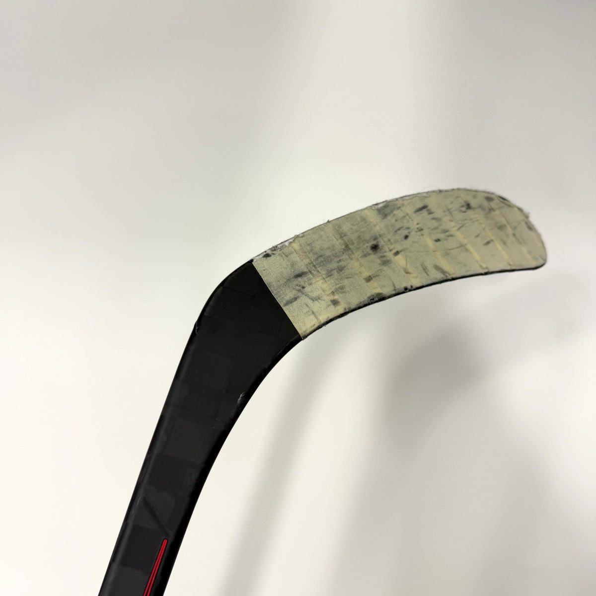 Used Left Red Bauer Vapor Hyperlite 2 | 77 Flex P92 Curve Grip | AB721