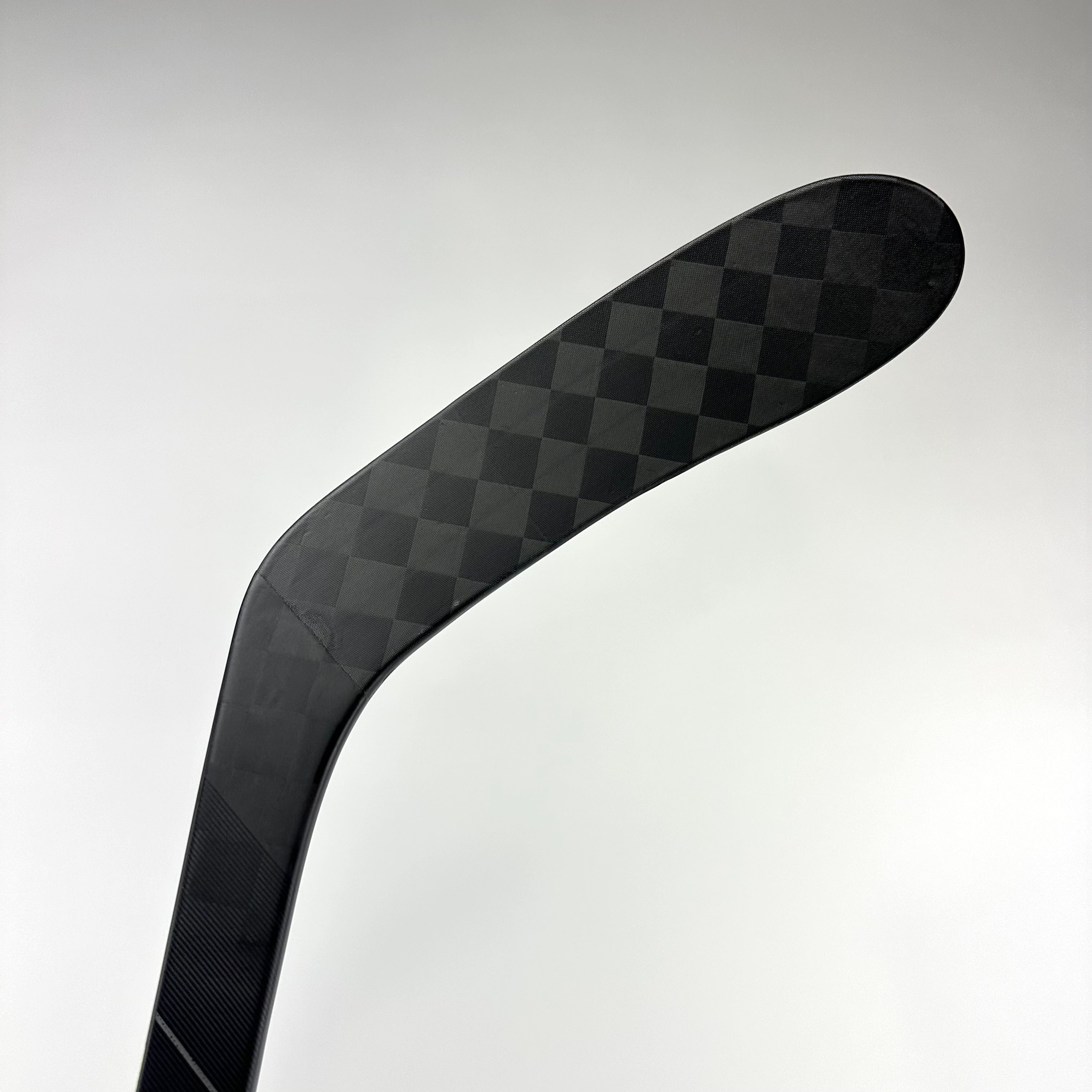 New Right CCM Super Tacks AS3 Pro | 90 Flex P28 Curve Grip | Bowey | M668 / M667