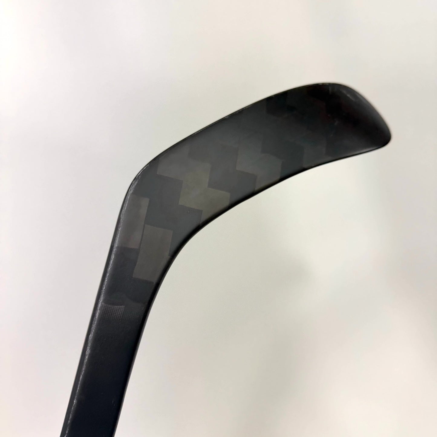 New Left CCM Ribcor Trigger 10 Pro | 100 Flex P28 Curve Grip | AB968 - Top Flight Hockey