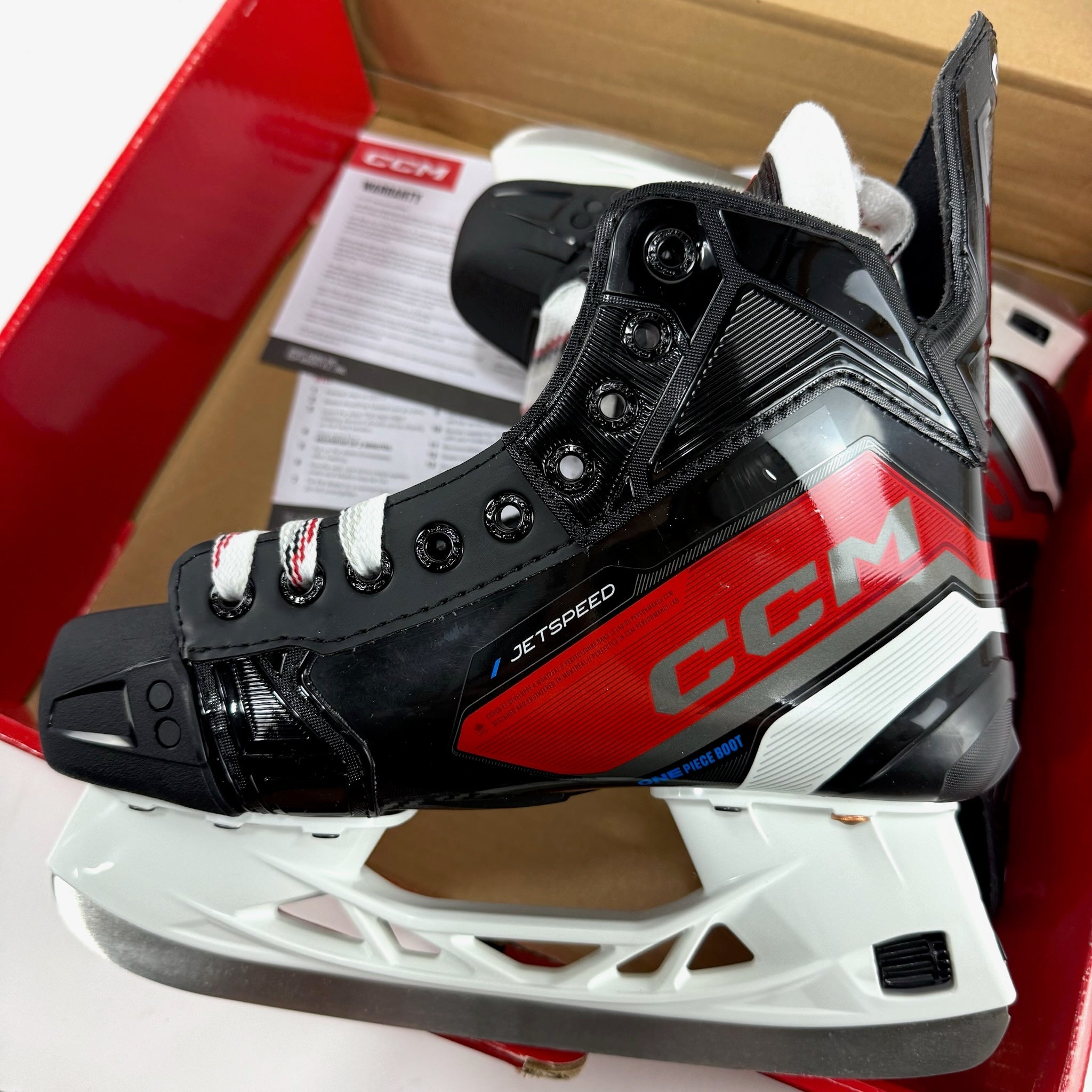New CCM Jetspeed FT670 Skates | 4.5 Wide - Top Flight Hockey