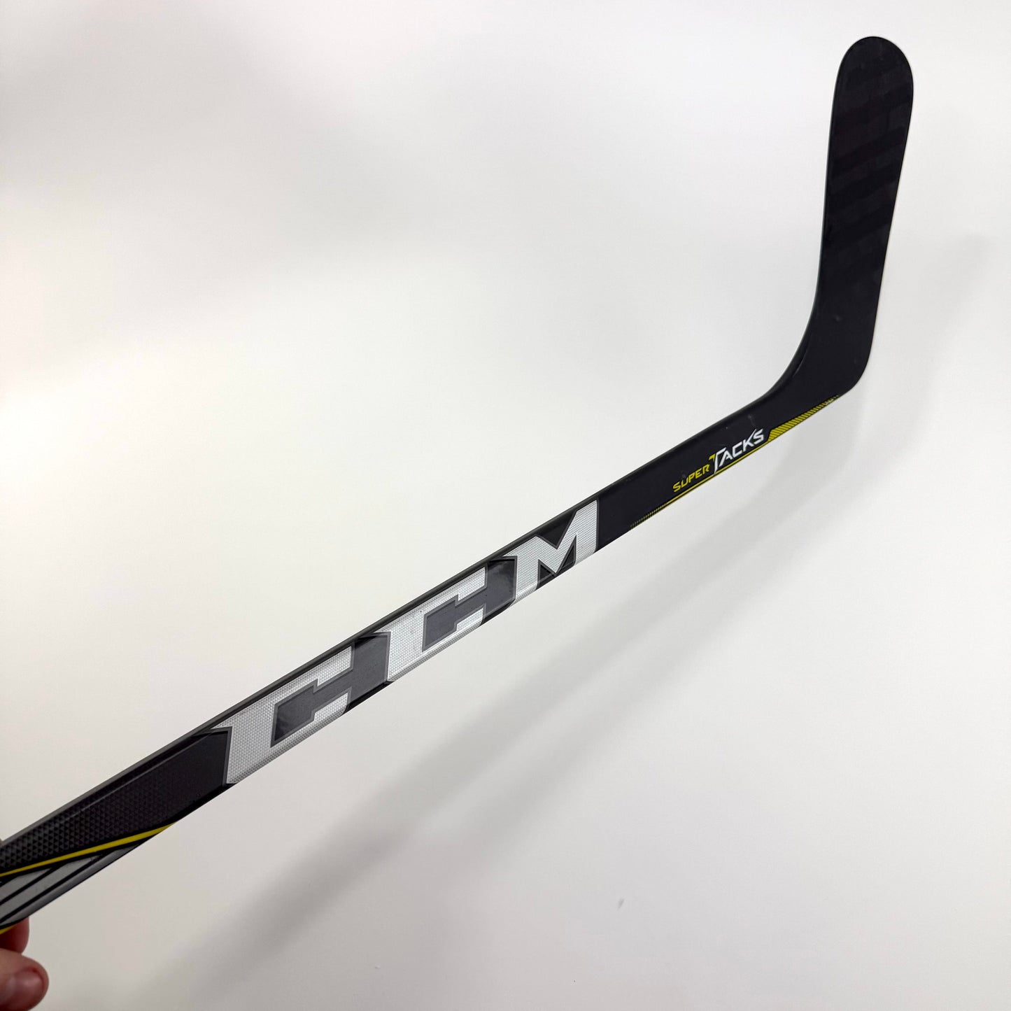New Left CCM Super Tacks | 100 Flex P90 Curve Grip | #A450 - Top Flight Hockey