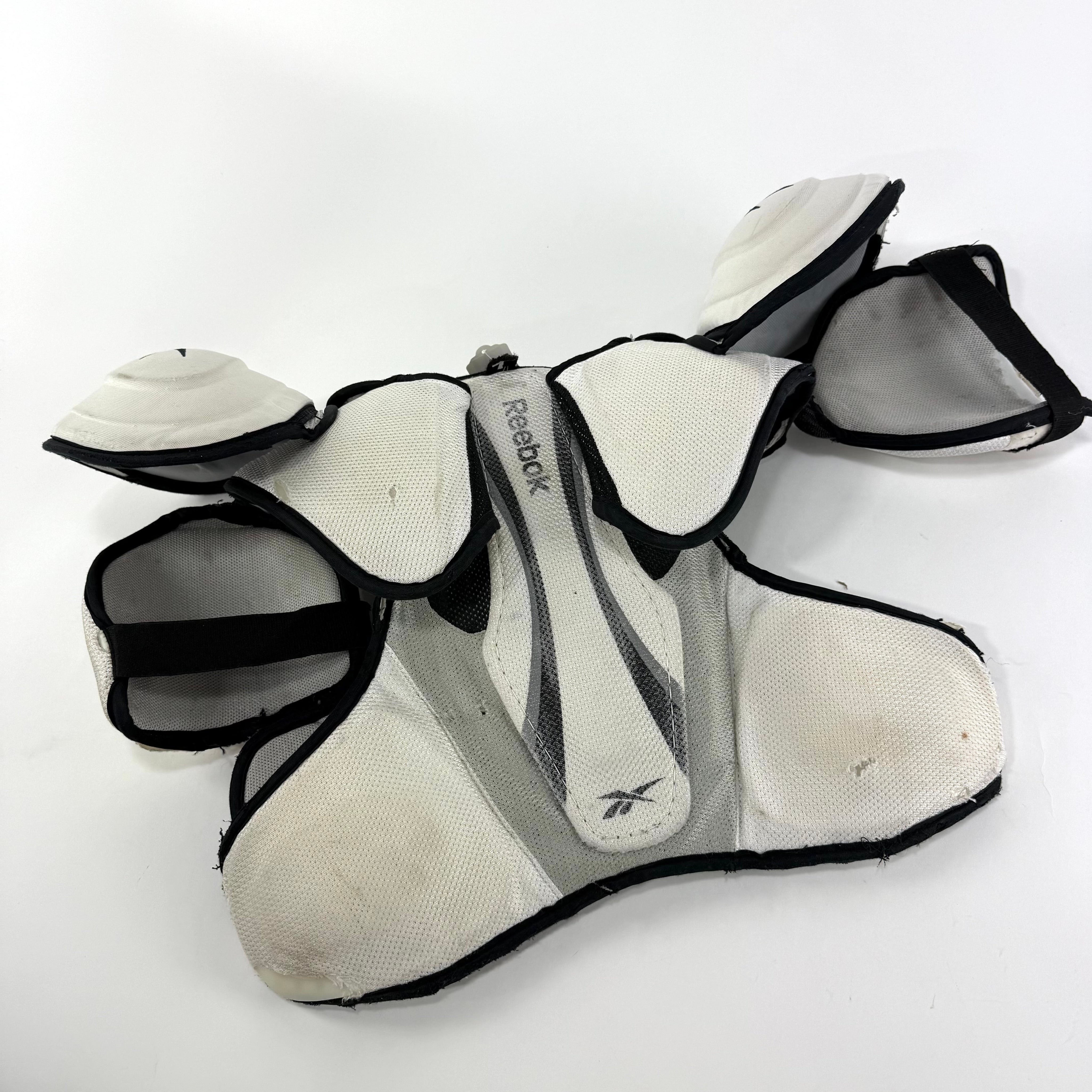 Used Reebok 9K Pro Shoulder Pads | Medium/Large | U294 - Top Flight Hockey