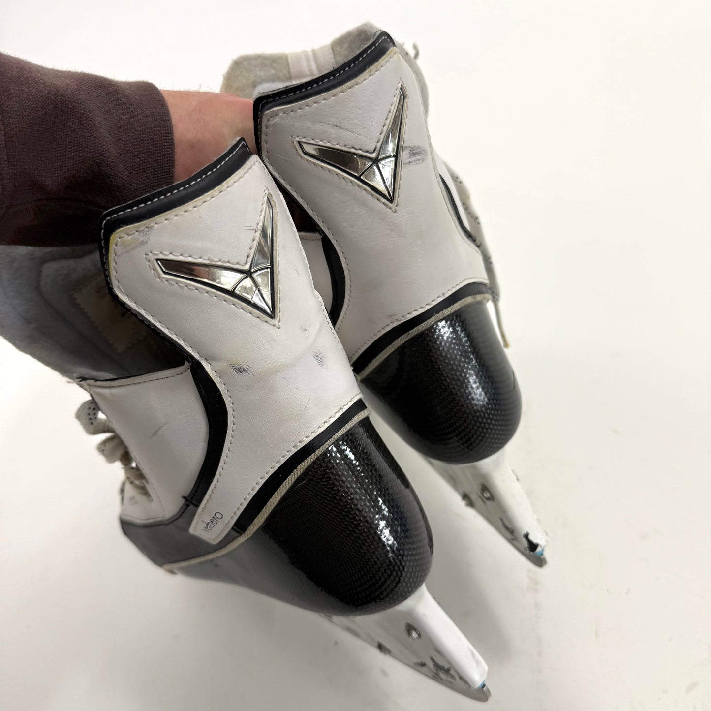 Used White Verbero Skates | Size 7.5D | A112 - Top Flight Hockey