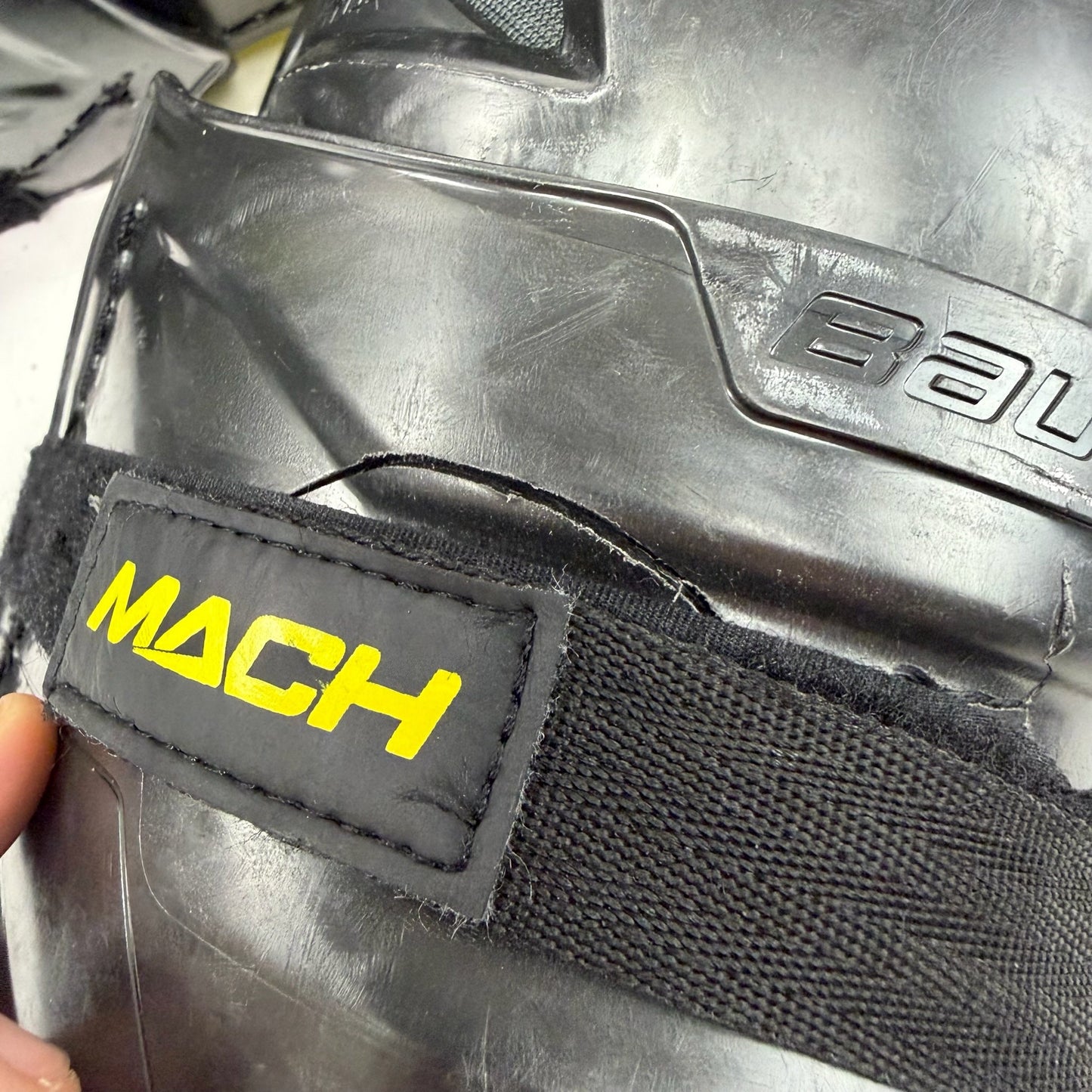 Used Bauer Supreme Mach Shin Guards | 13" INT | AB524