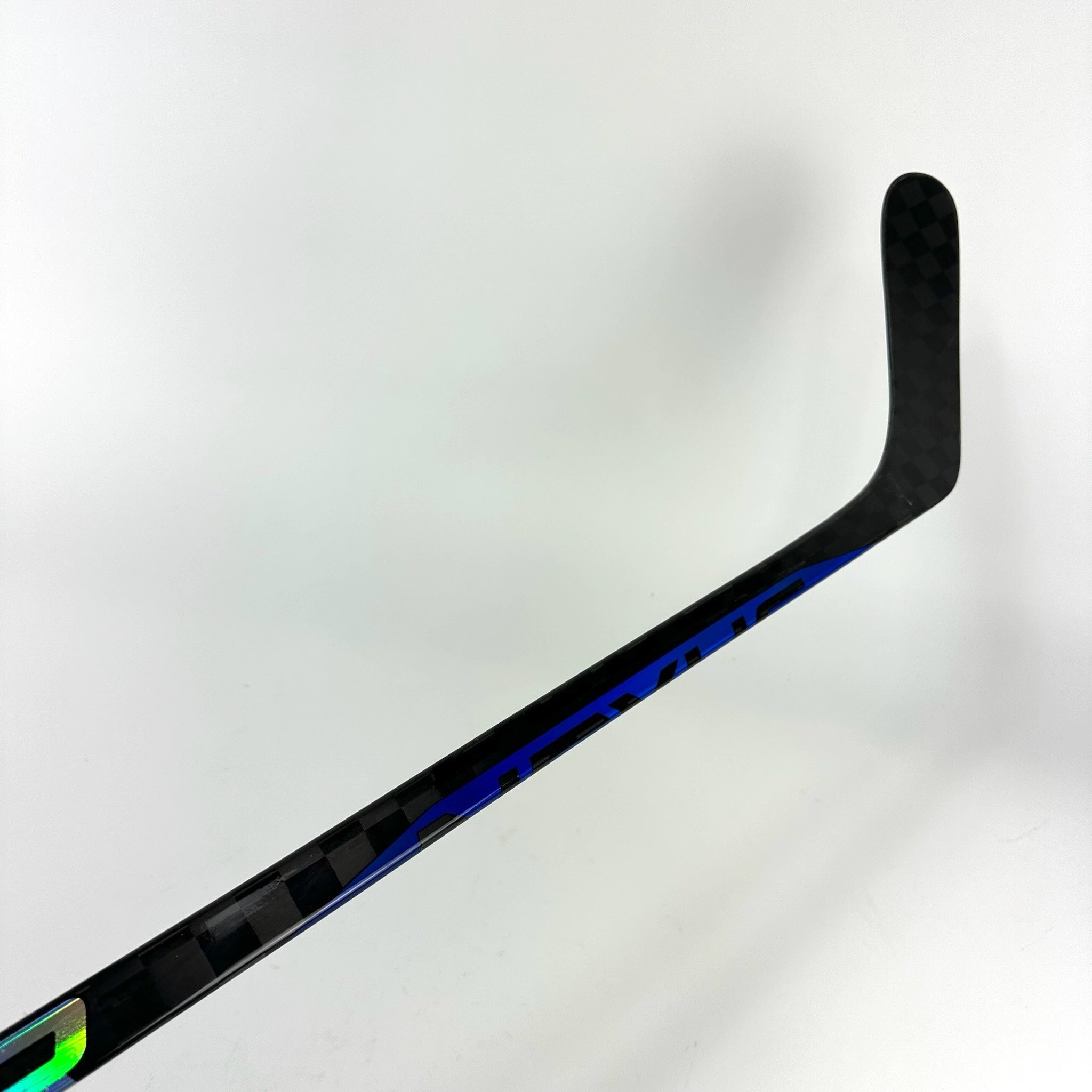 New Left Blue Bauer Nexus Sync | 95 Flex Hossa Pro Curve Grip | Leddy | K470