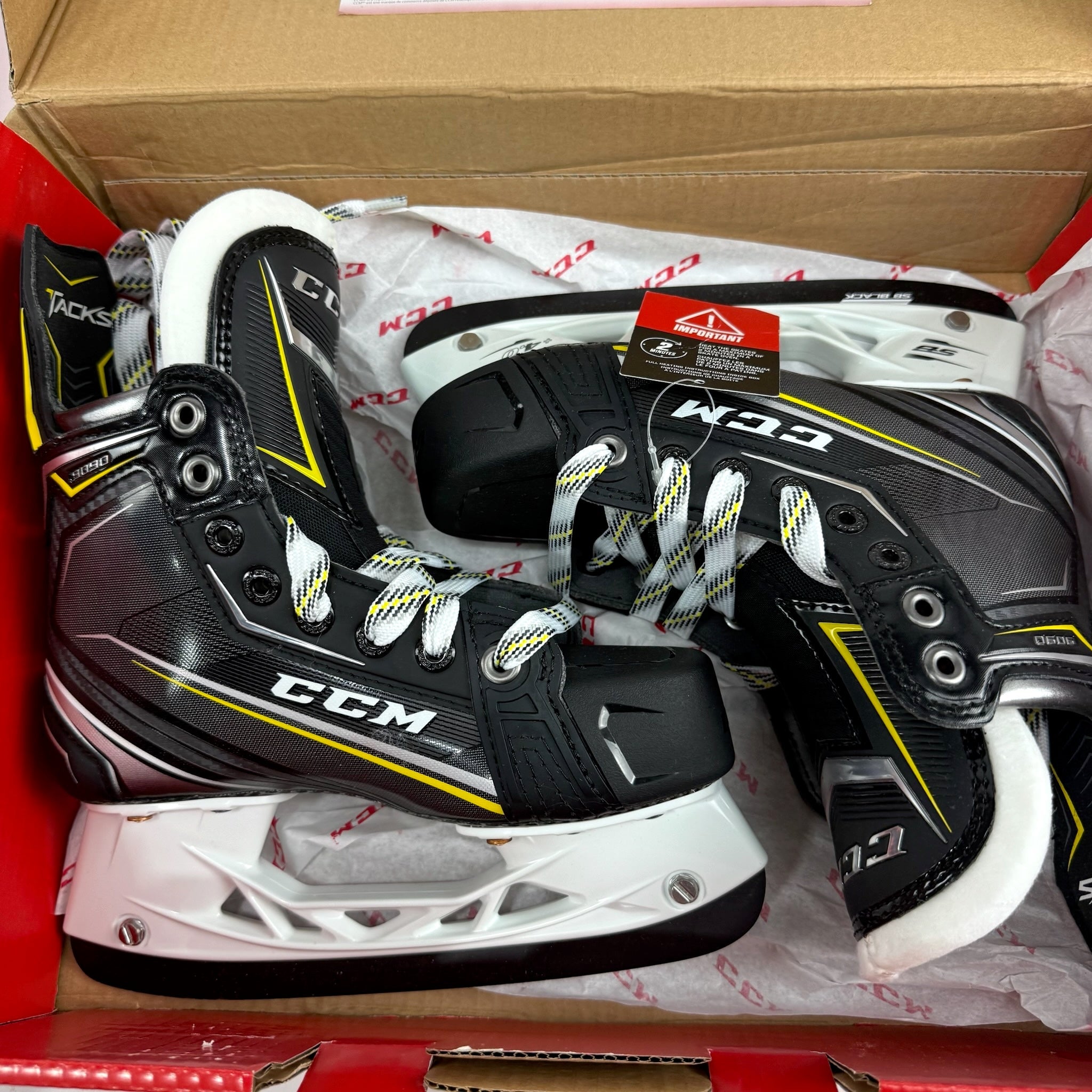 New CCM Tacks 9090 Skates | Junior 2D | CCM479 - Top Flight Hockey