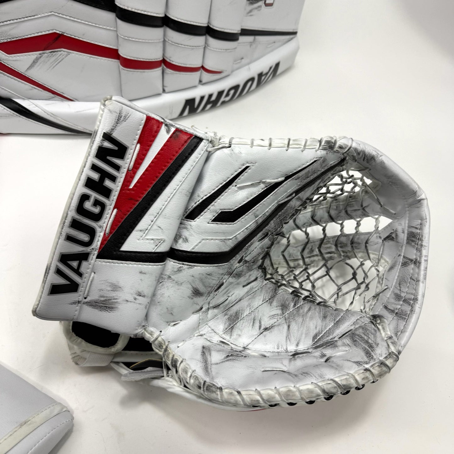 Used Chicago Blackhawks Vaughn VX1 Full Goalie Set | 35 +1" | Petr Mrázek - Top Flight Hockey
