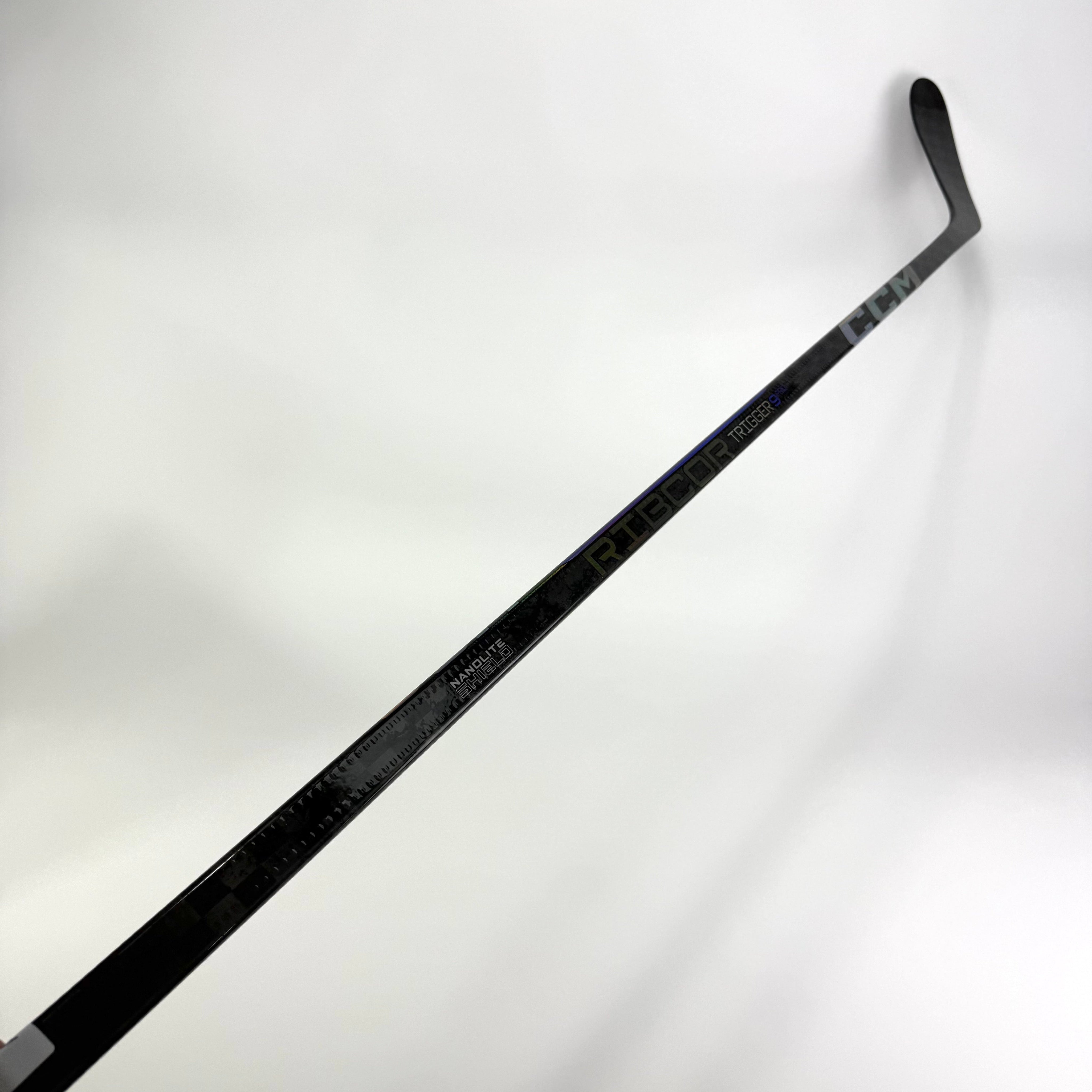 New Left CCM Ribcor Trigger 9 Pro | 85 Flex P28 Curve Grip | #A442 - Top Flight Hockey