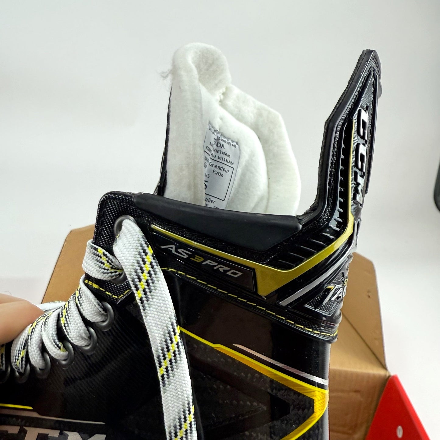 New CCM Tacks AS3 Pro Skates | Intermediate 6D | CCM443