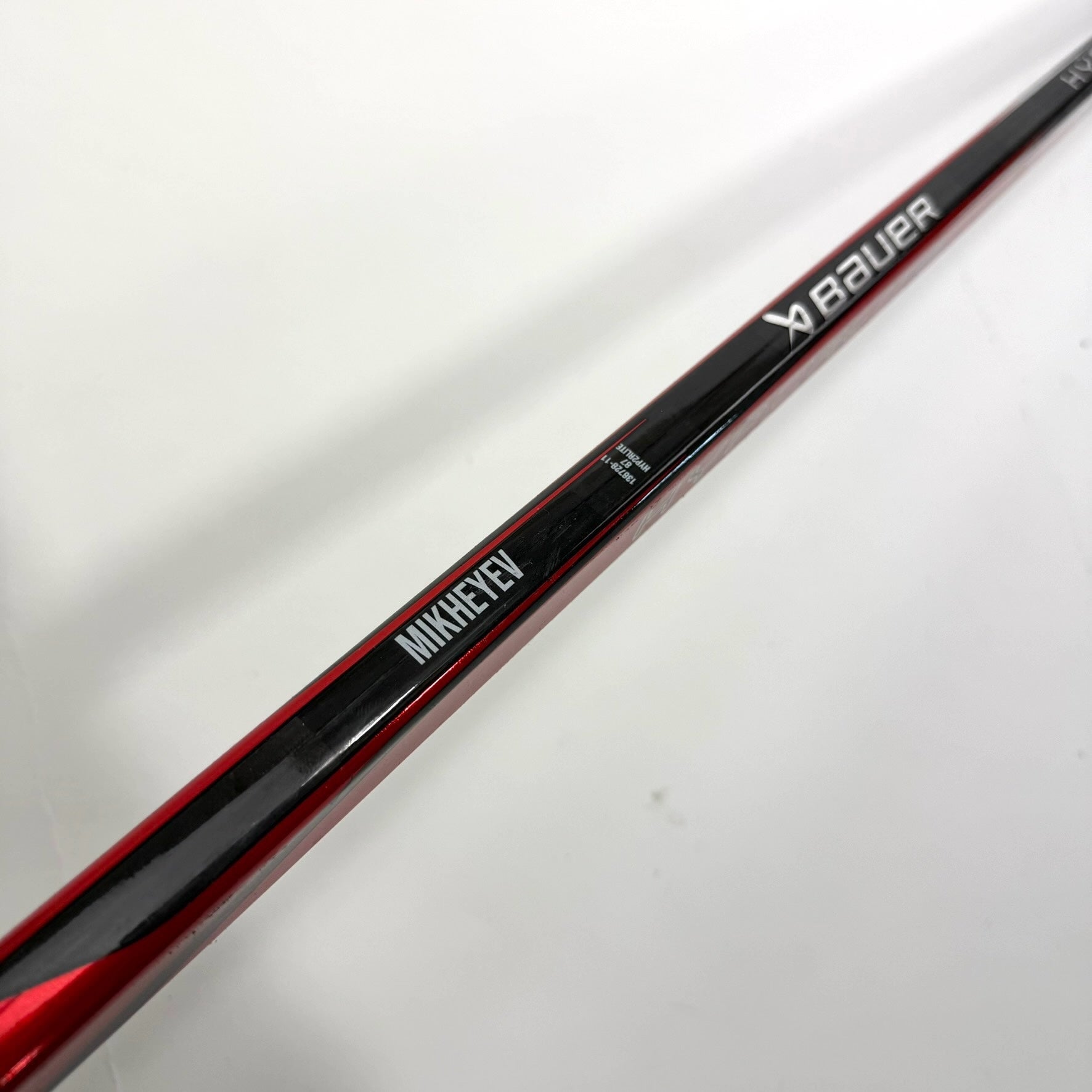 Used Left Red Bauer Vapor Hyperlite 2 | 87 Flex P28 Curve Grip | Ilya Mikheyev | BH192 - Top Flight Hockey