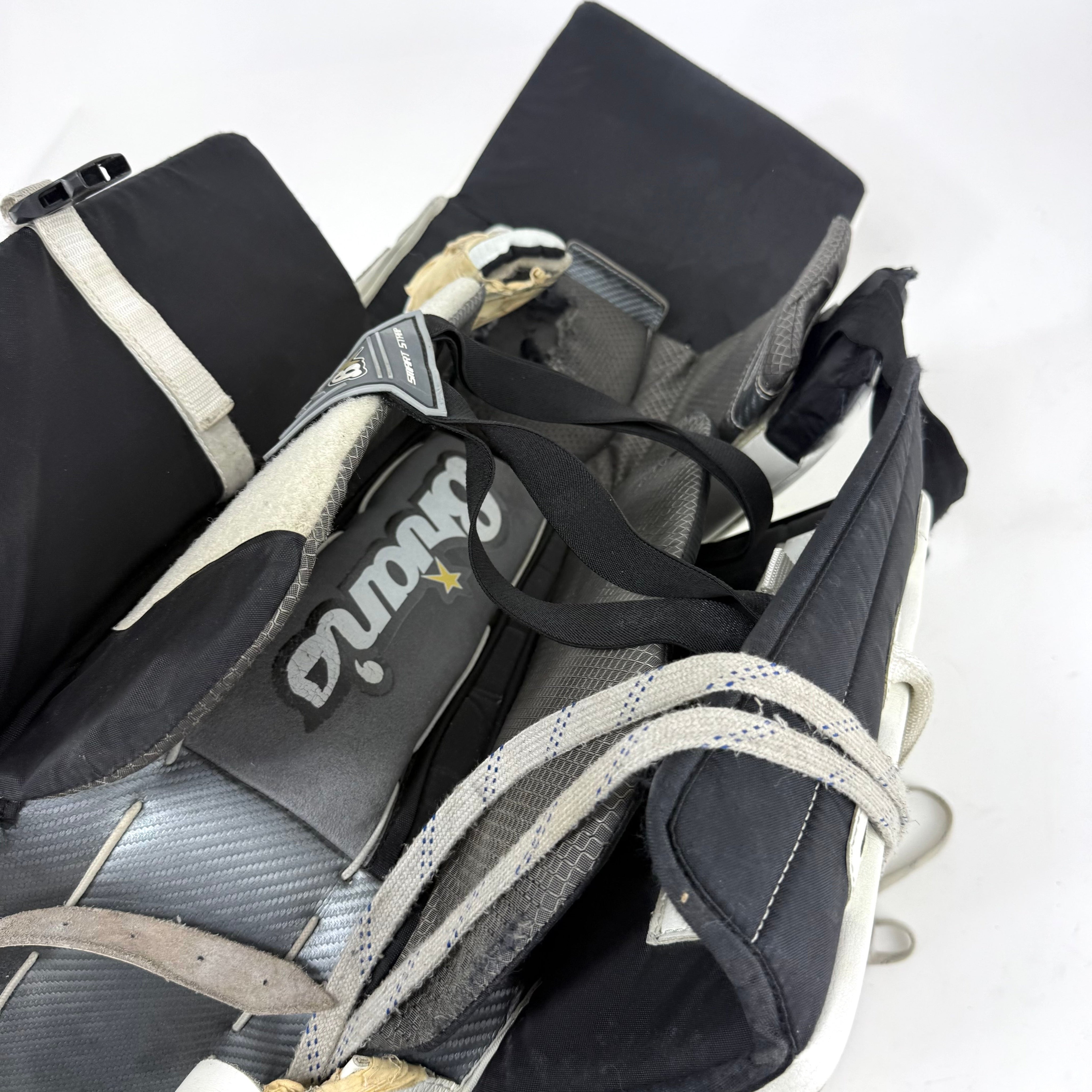 Used White Brian's Gnetik Goalie Pads | 35 +1" - Top Flight Hockey