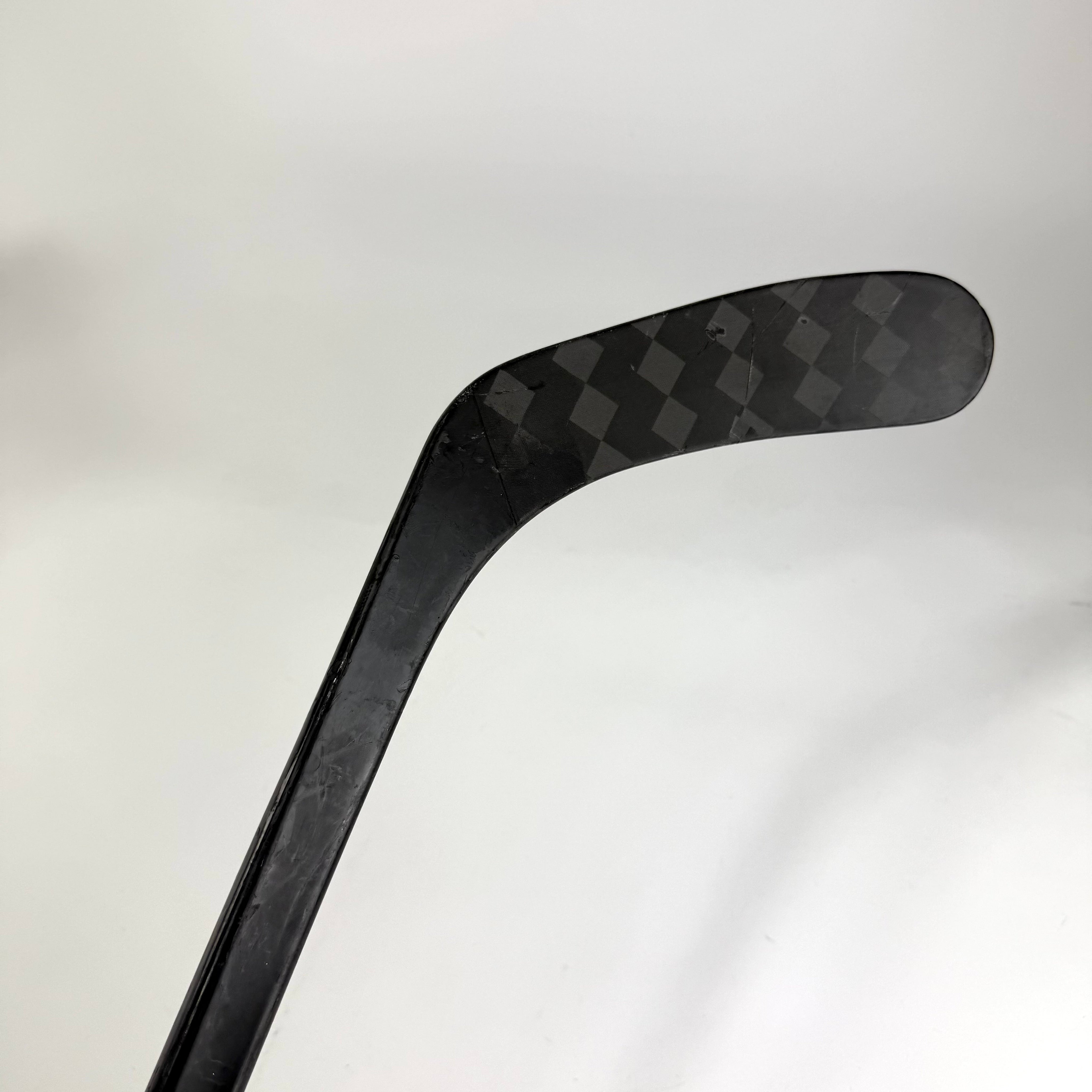 Used Right CCM Ribcor Trigger 8 Pro | 85 Flex | P90T Curve Grip | E727 - Top Flight Hockey
